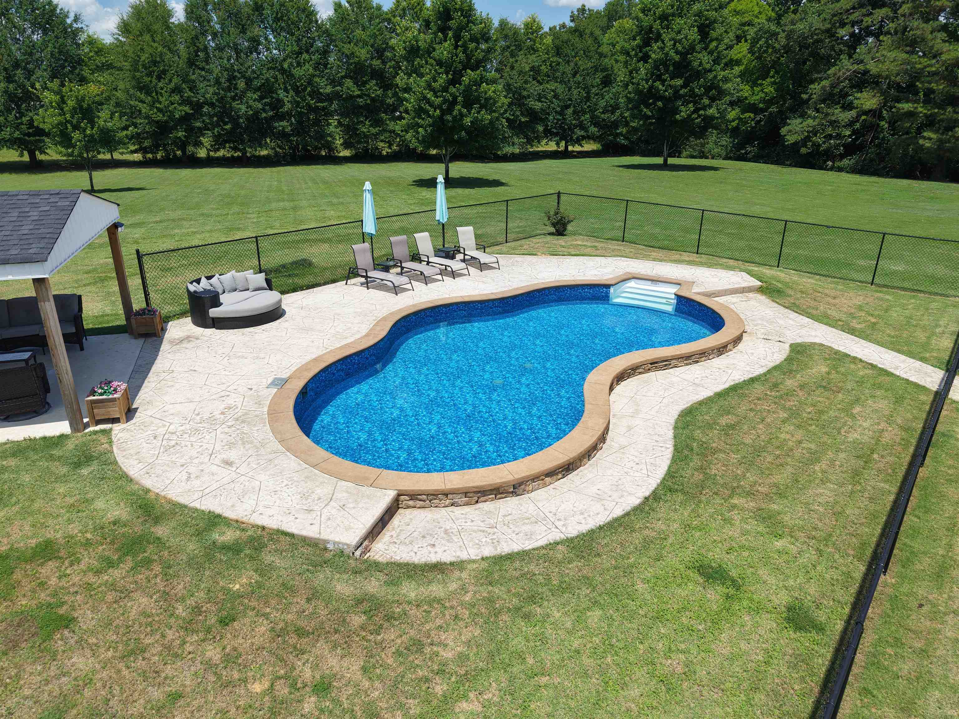 1550 Blanton Rd Property Photo 10