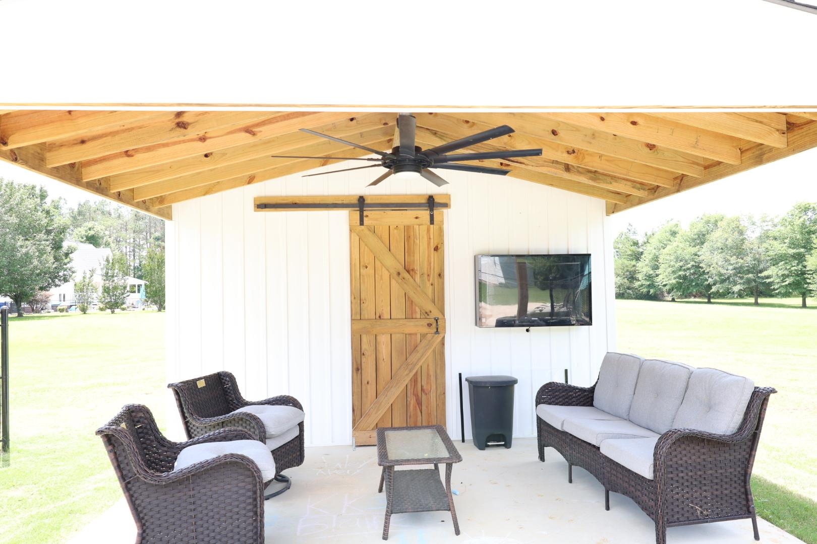 1550 Blanton Rd Property Photo 12