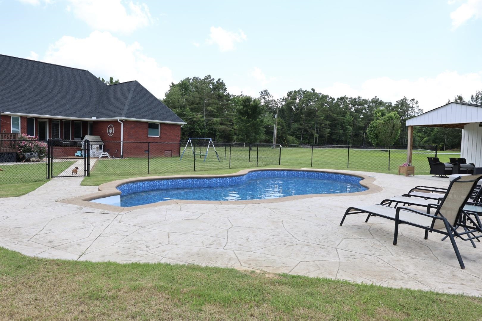 1550 Blanton Rd Property Photo 13