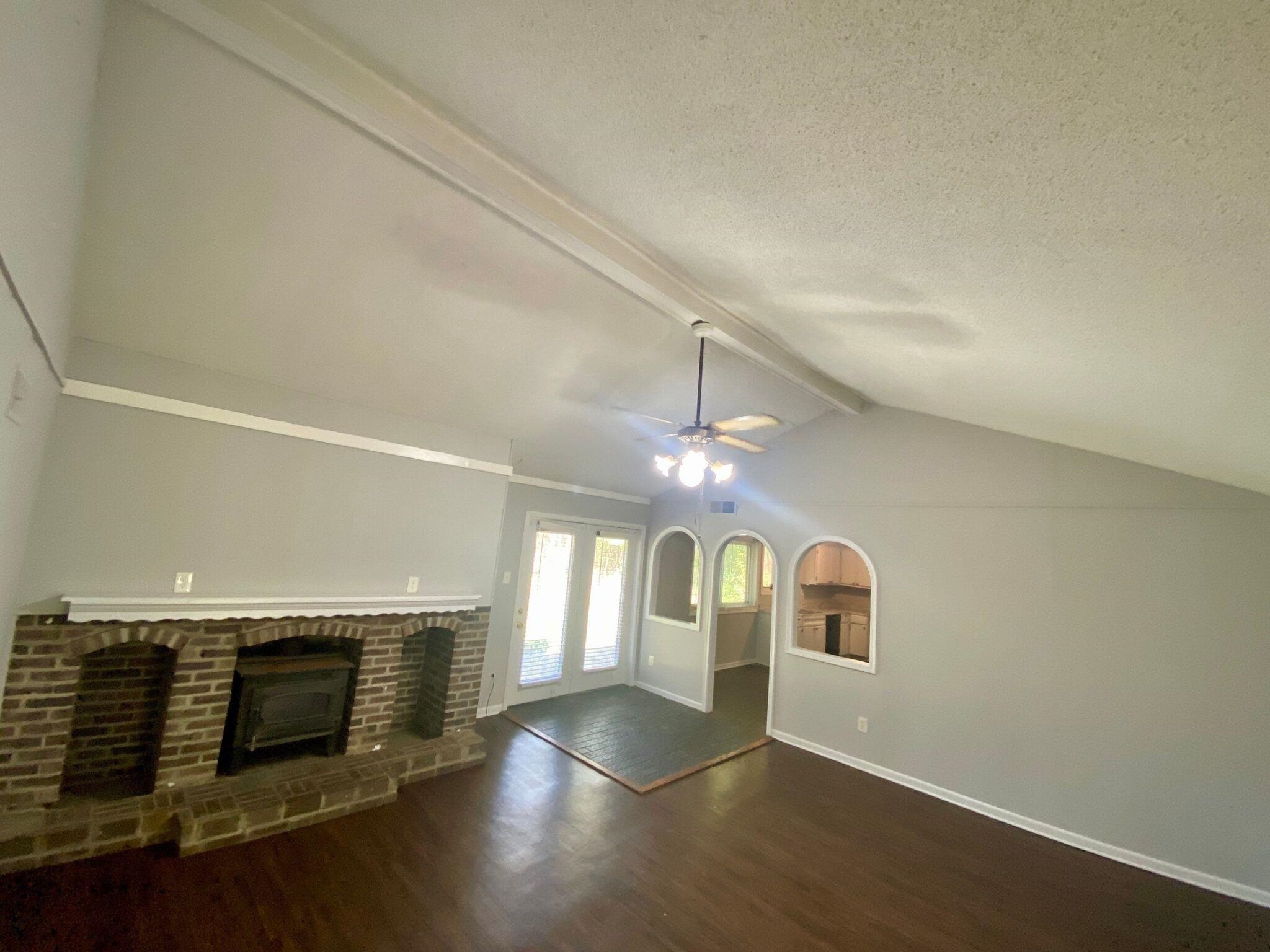 4035 Pippin St Property Photo 4