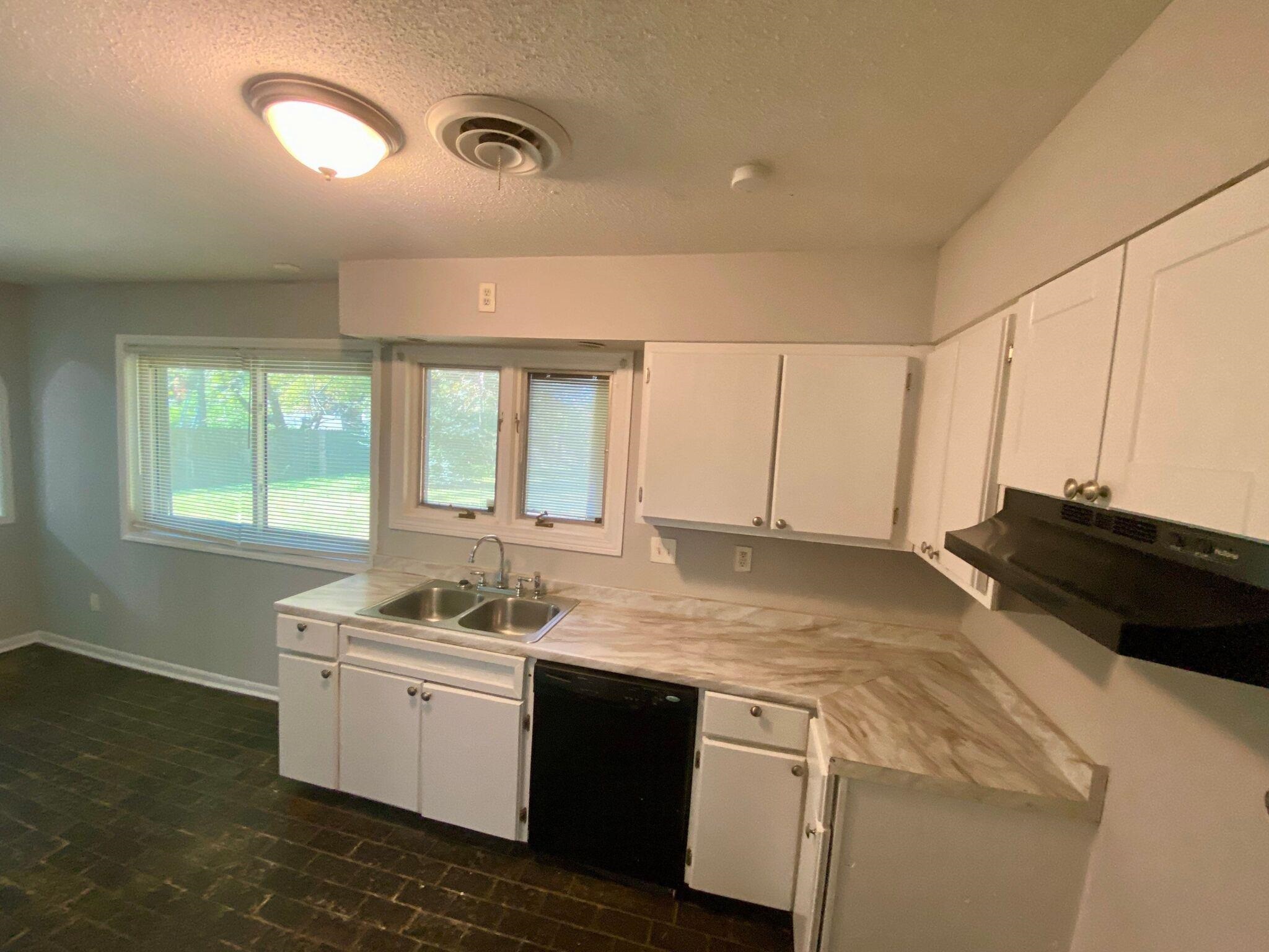 4035 Pippin St Property Photo 6