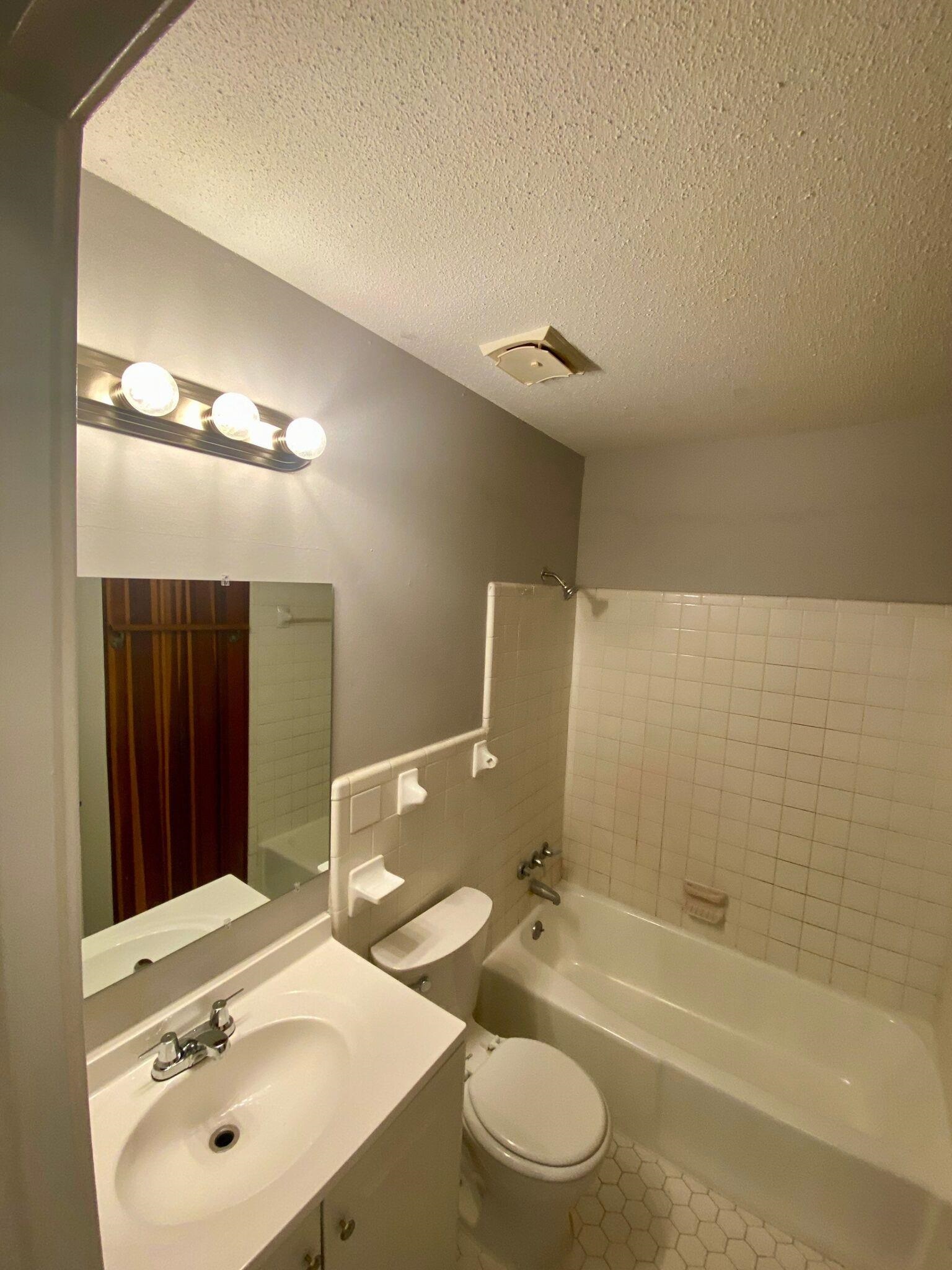 4035 Pippin St Property Photo 8