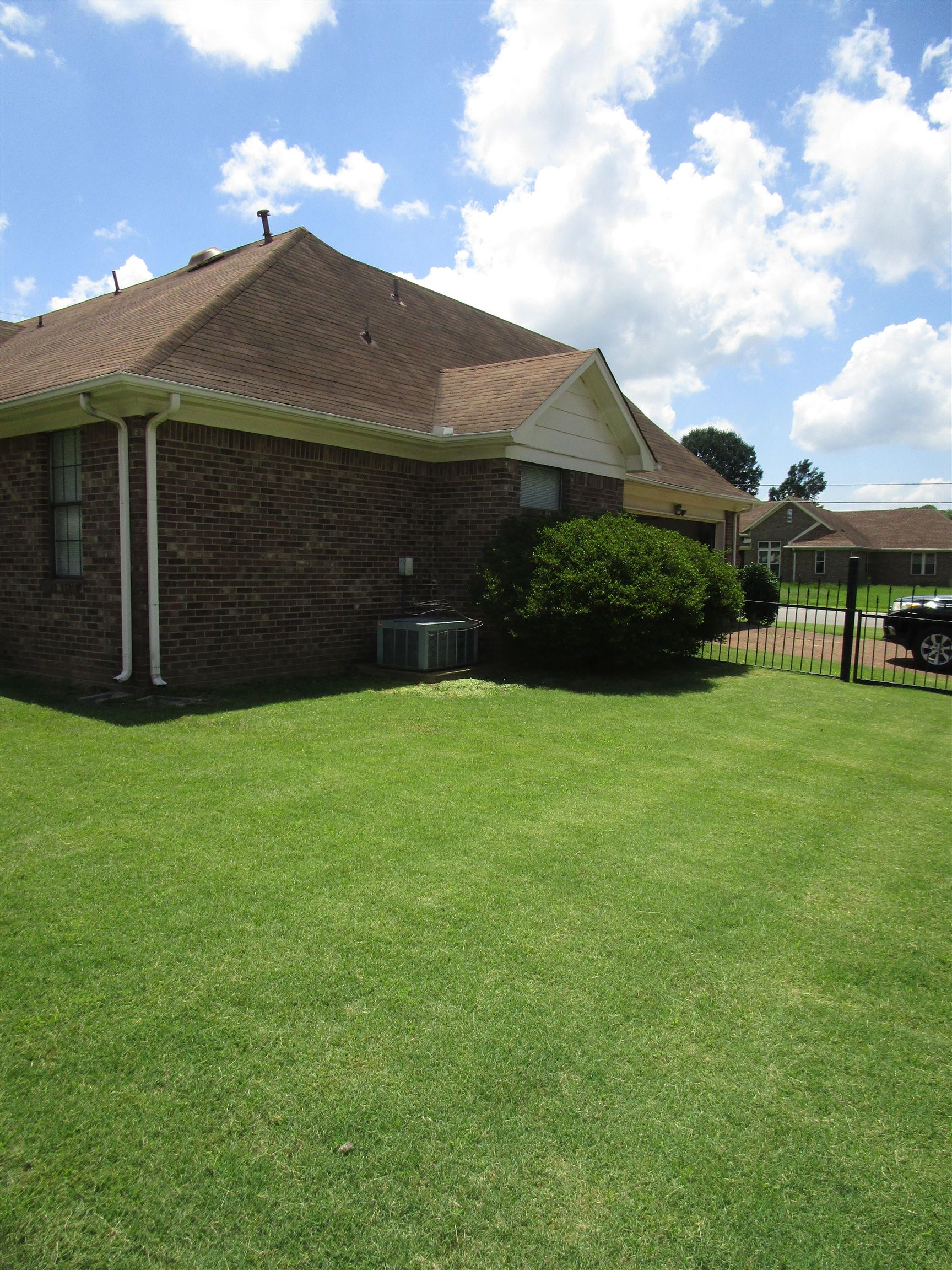 6888 Juana Dr Property Photo 3