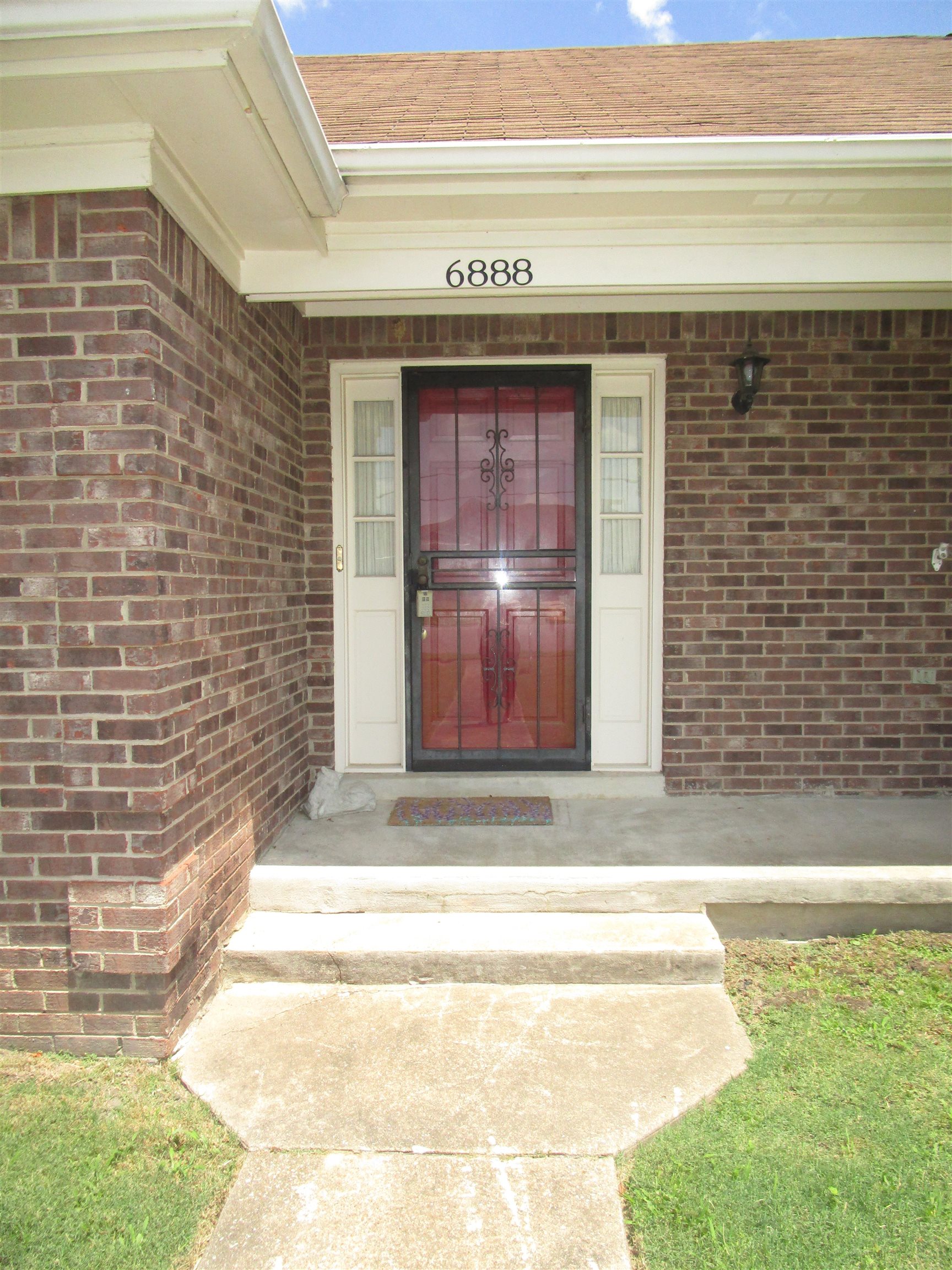 6888 Juana Dr Property Photo 4