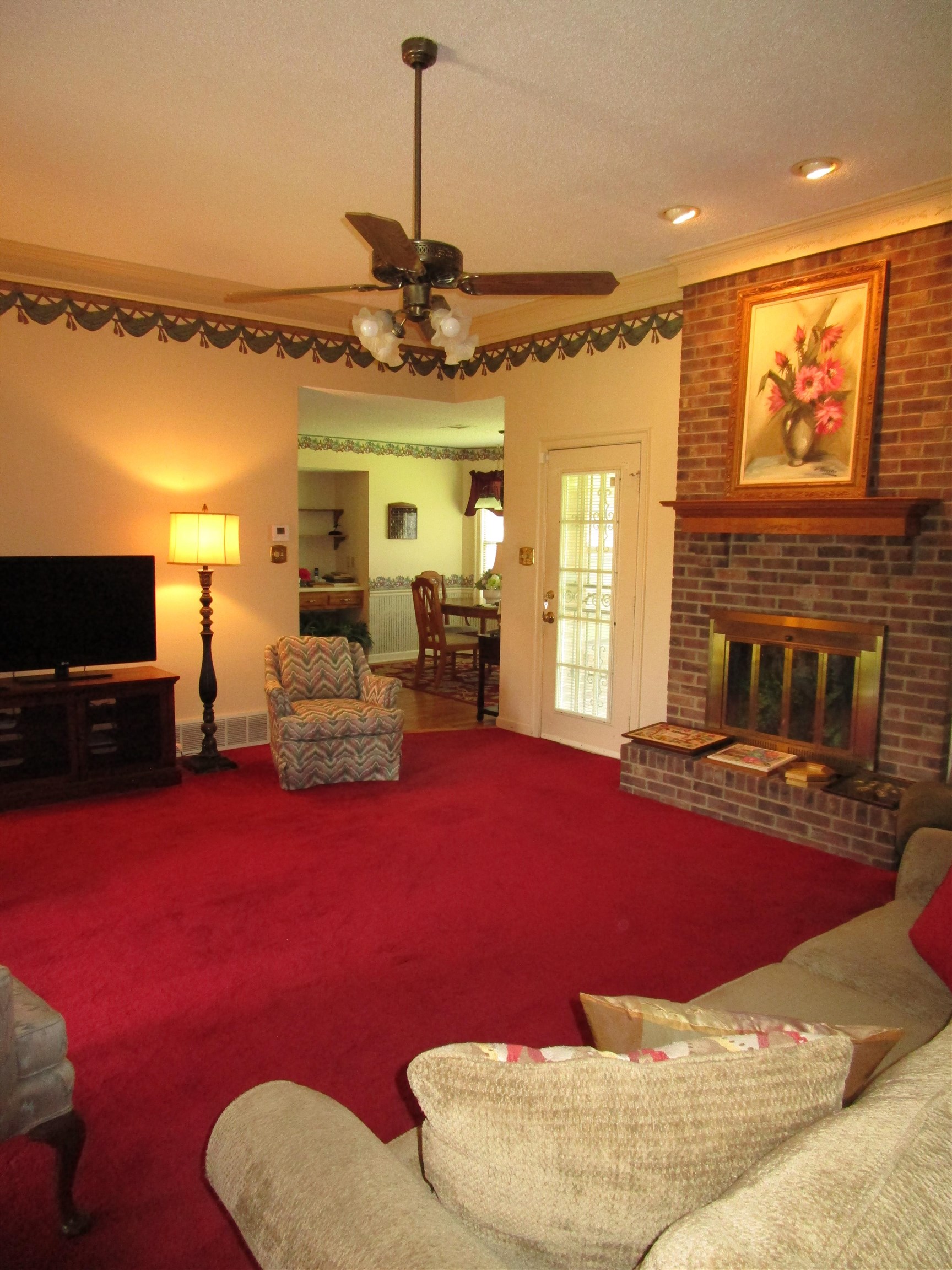 6888 Juana Dr Property Photo 6