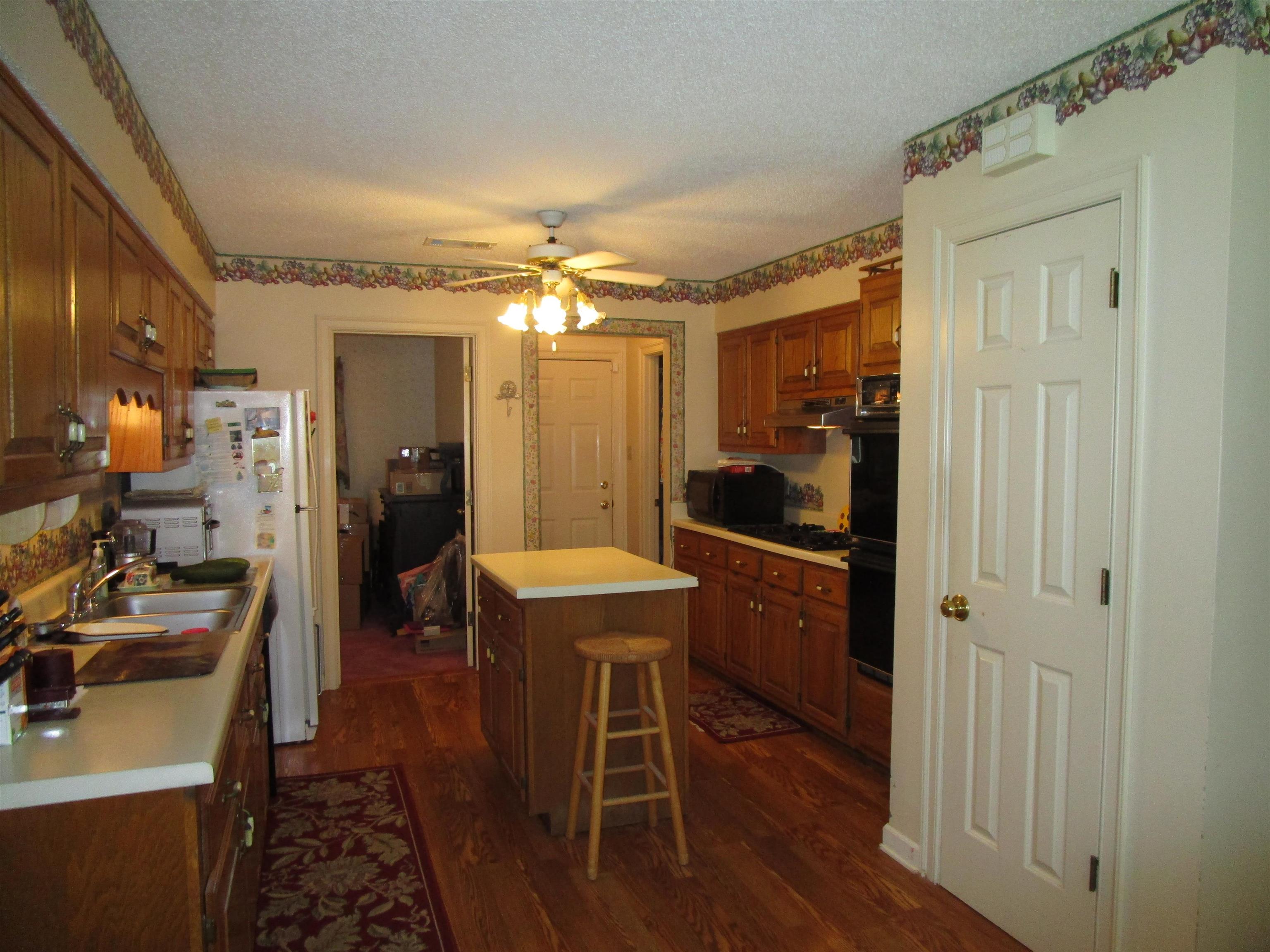 6888 Juana Dr Property Photo 9
