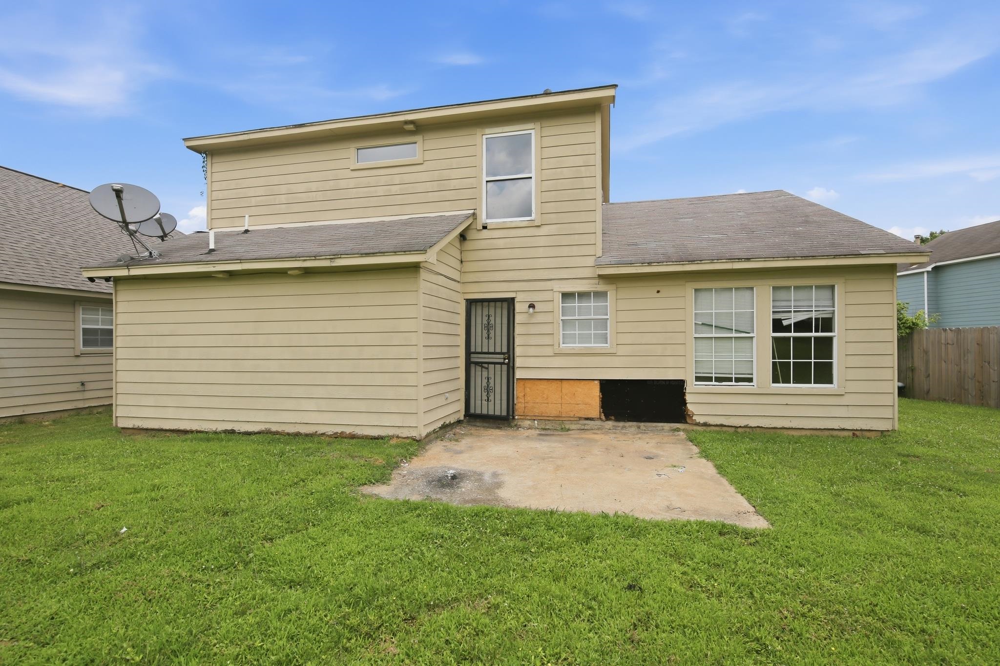 4651 Royal View Dr Property Photo 4