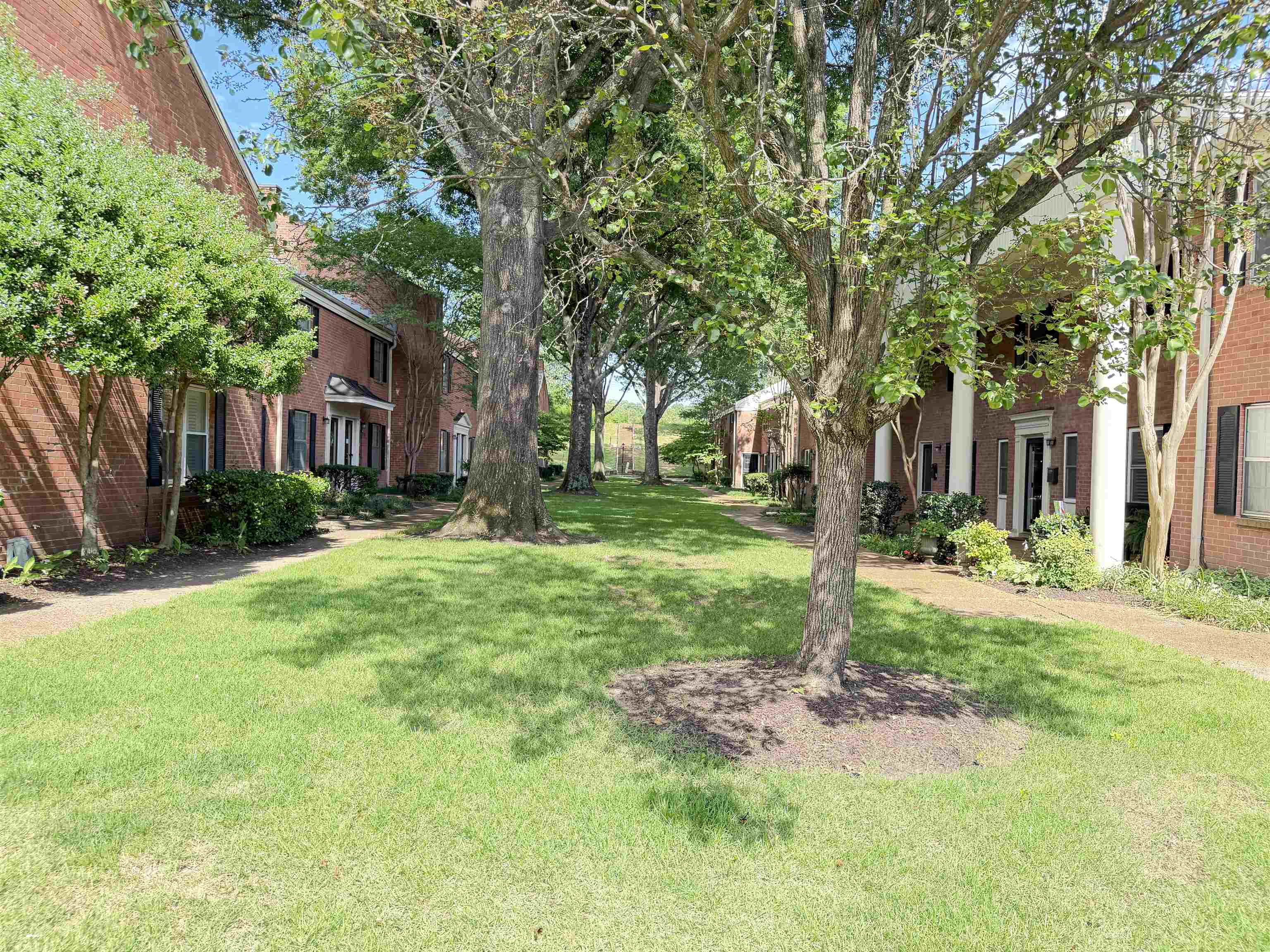 5718 Quince Rd 13 Property Photo 1