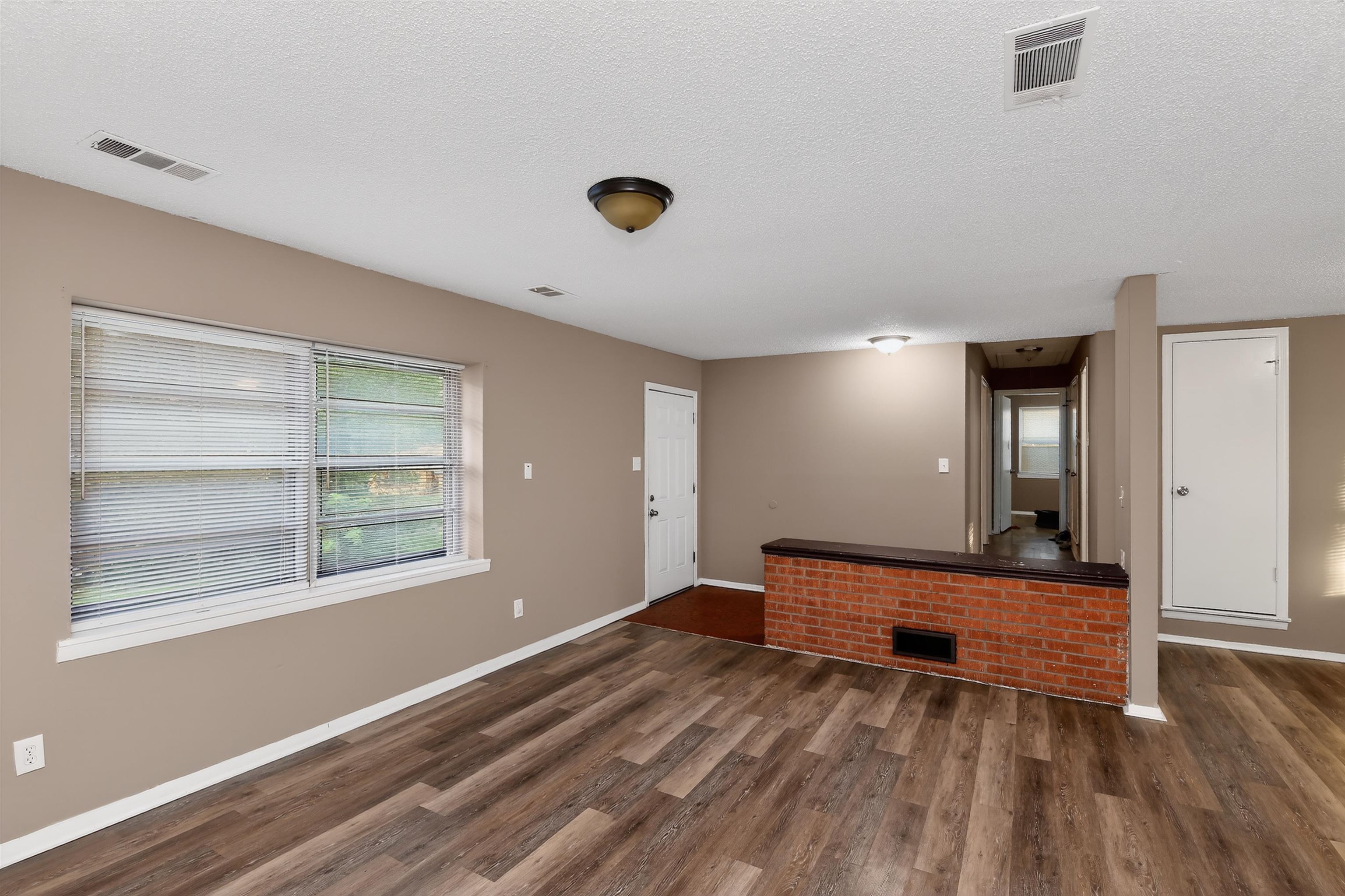 3081 Boxdale St Property Photo 5