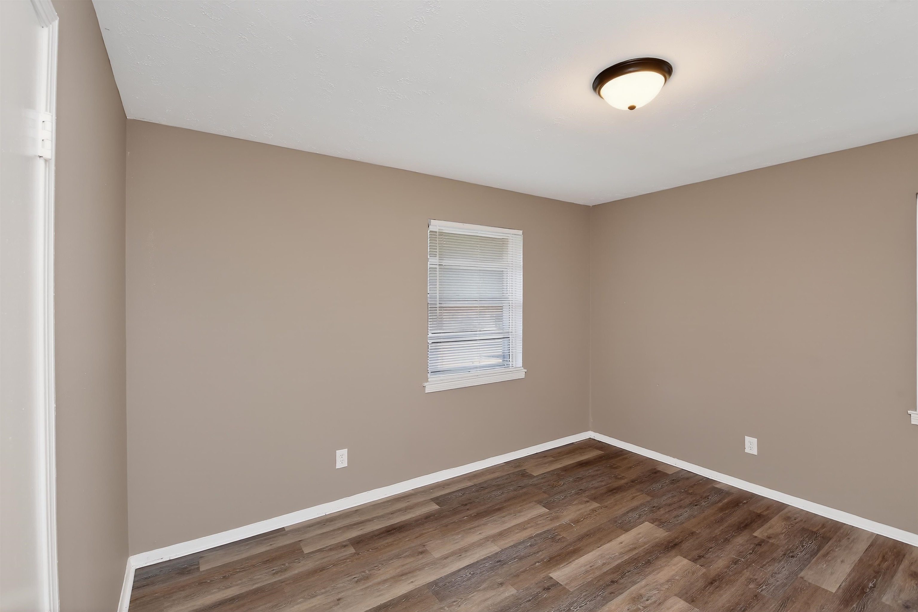 3081 Boxdale St Property Photo 12