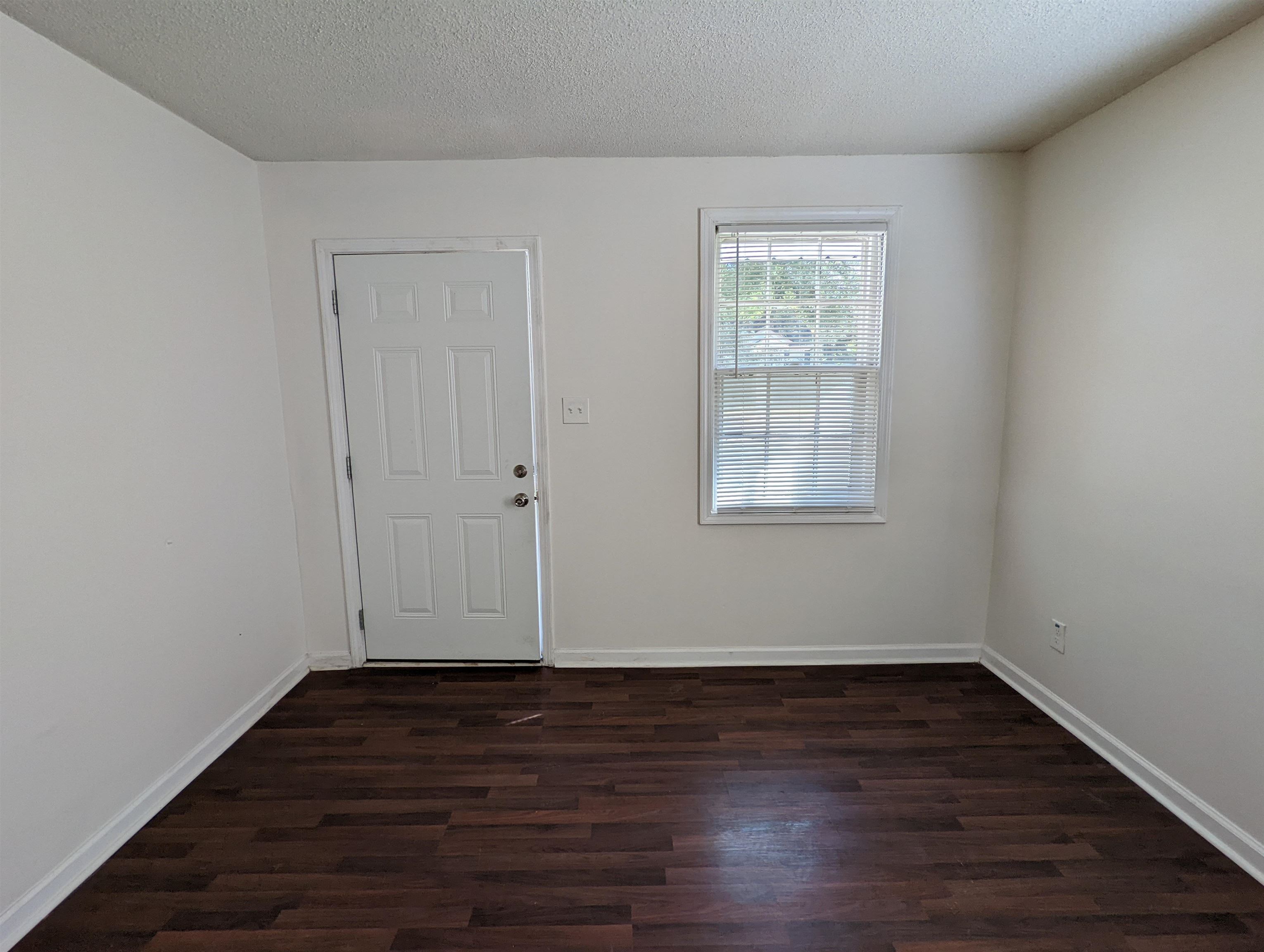 3151 Kingston St Property Photo 3