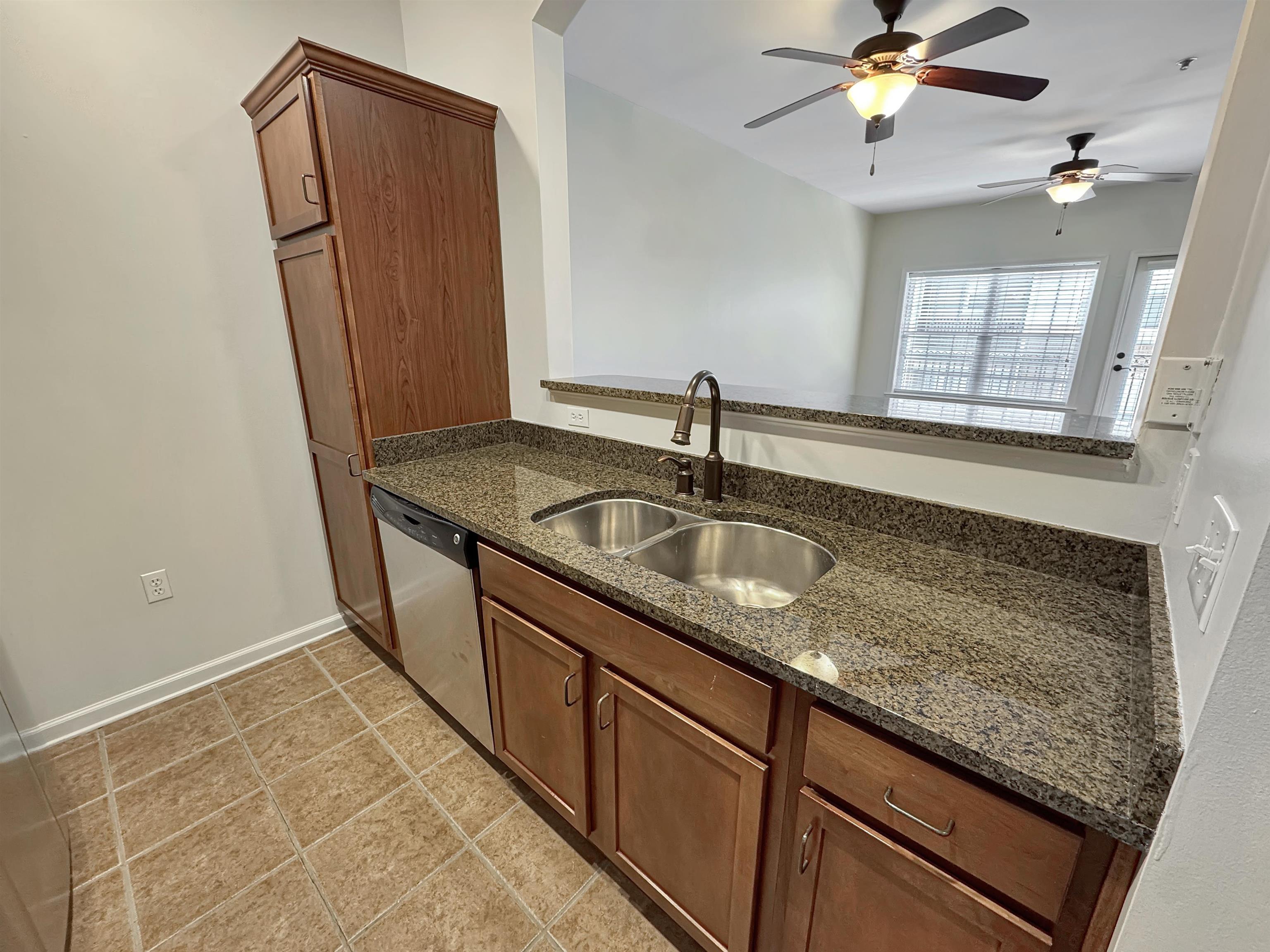 665 Tennessee St 407 Property Photo 6