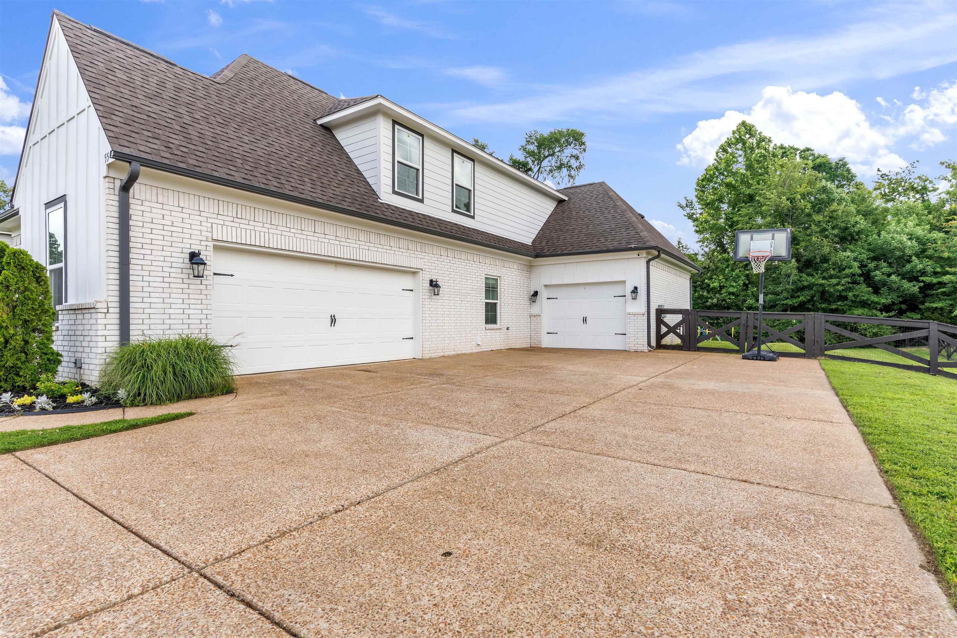 55 Madeline Blvd Property Photo 4
