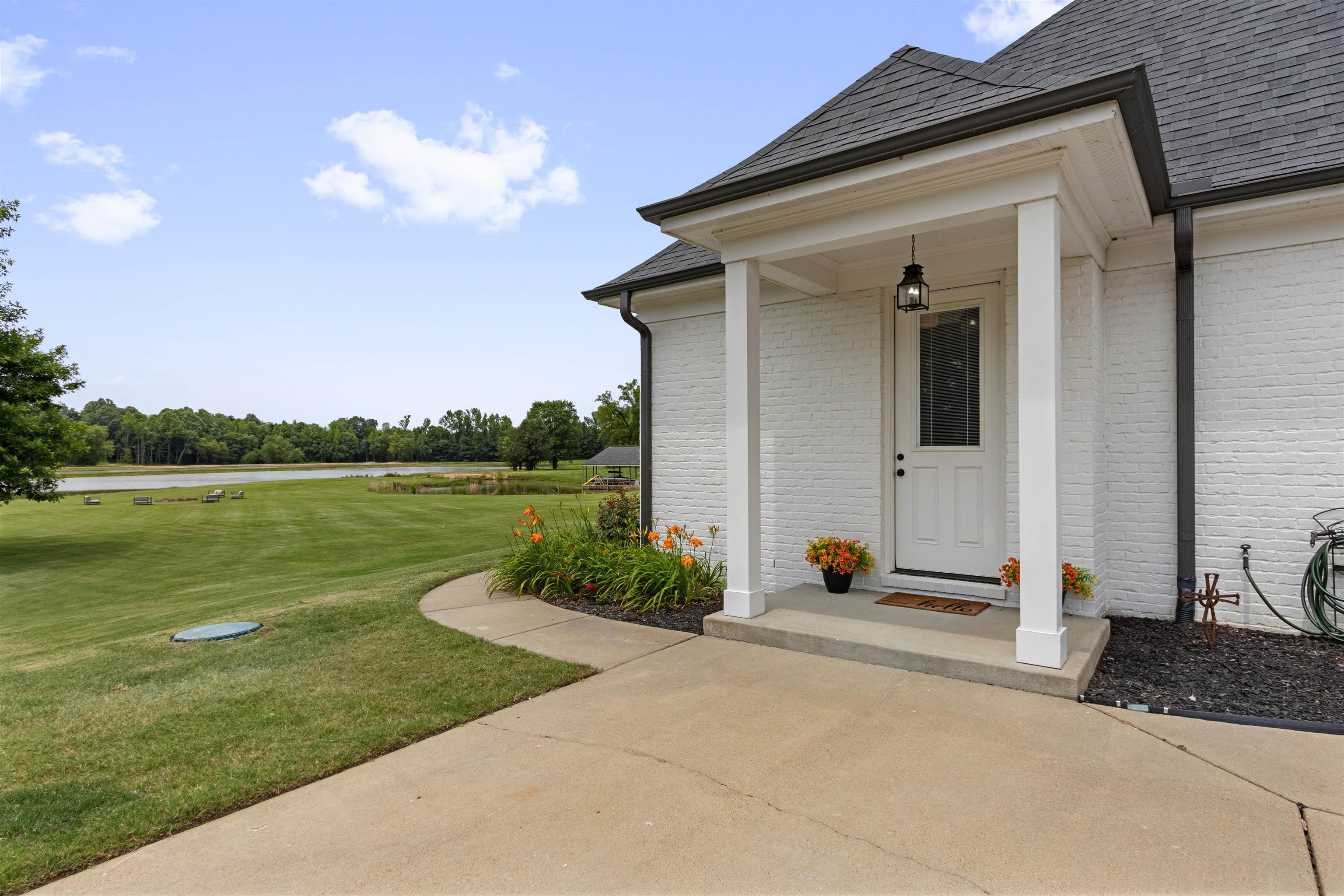 255 Lake Pointe Cv Property Photo 31