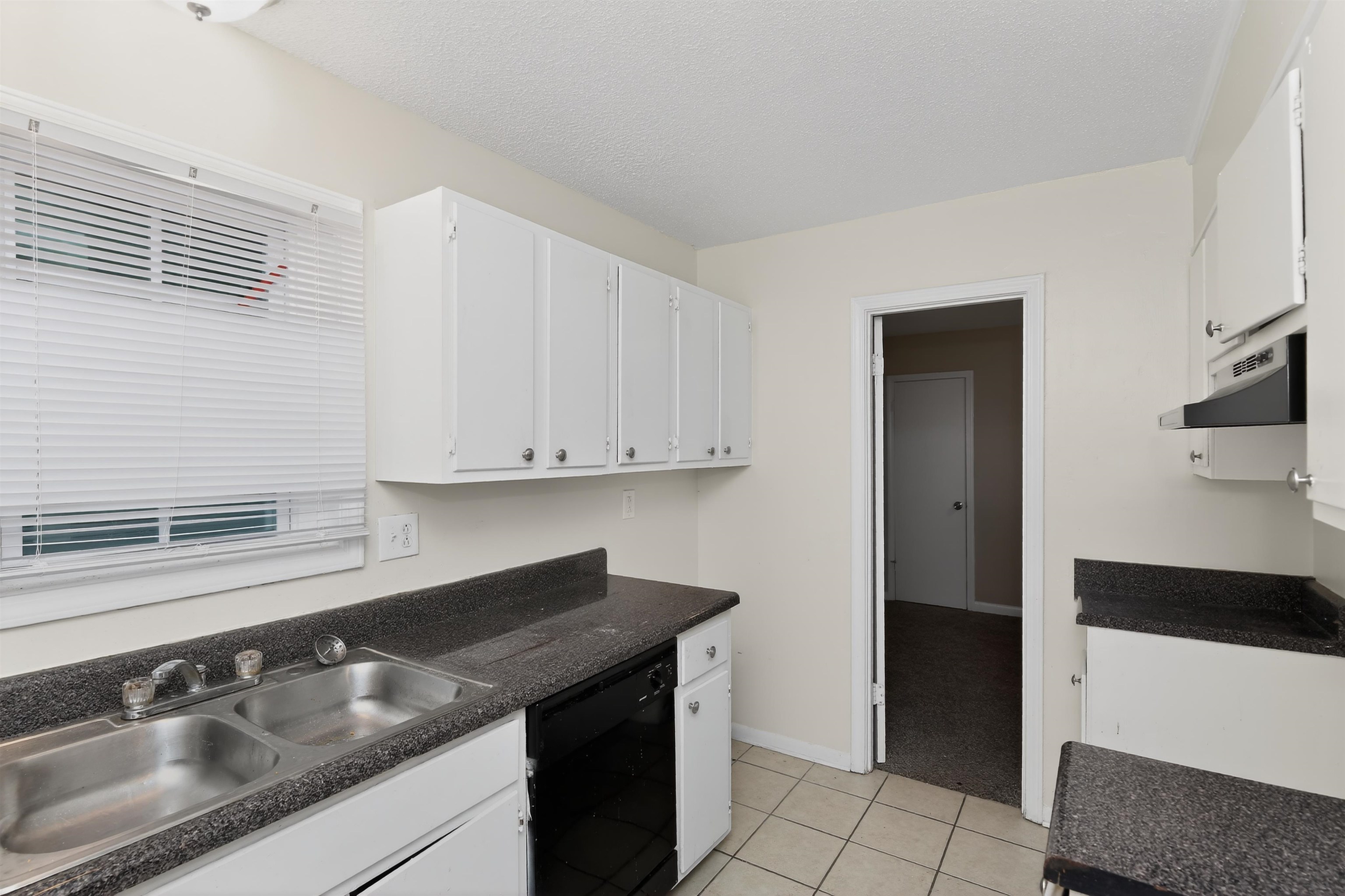 2911 Claudette Rd Property Photo 13
