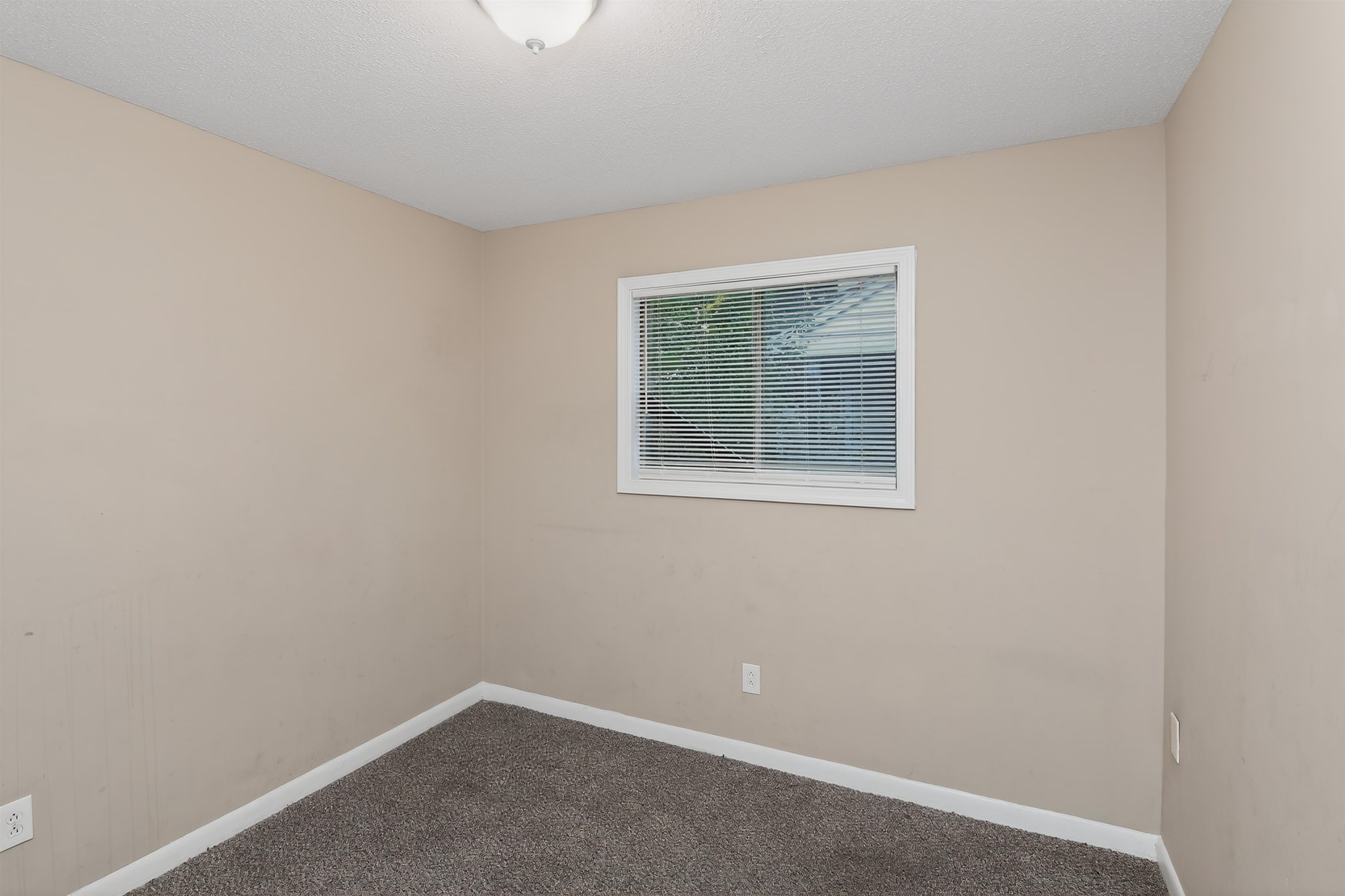 2911 Claudette Rd Property Photo 19