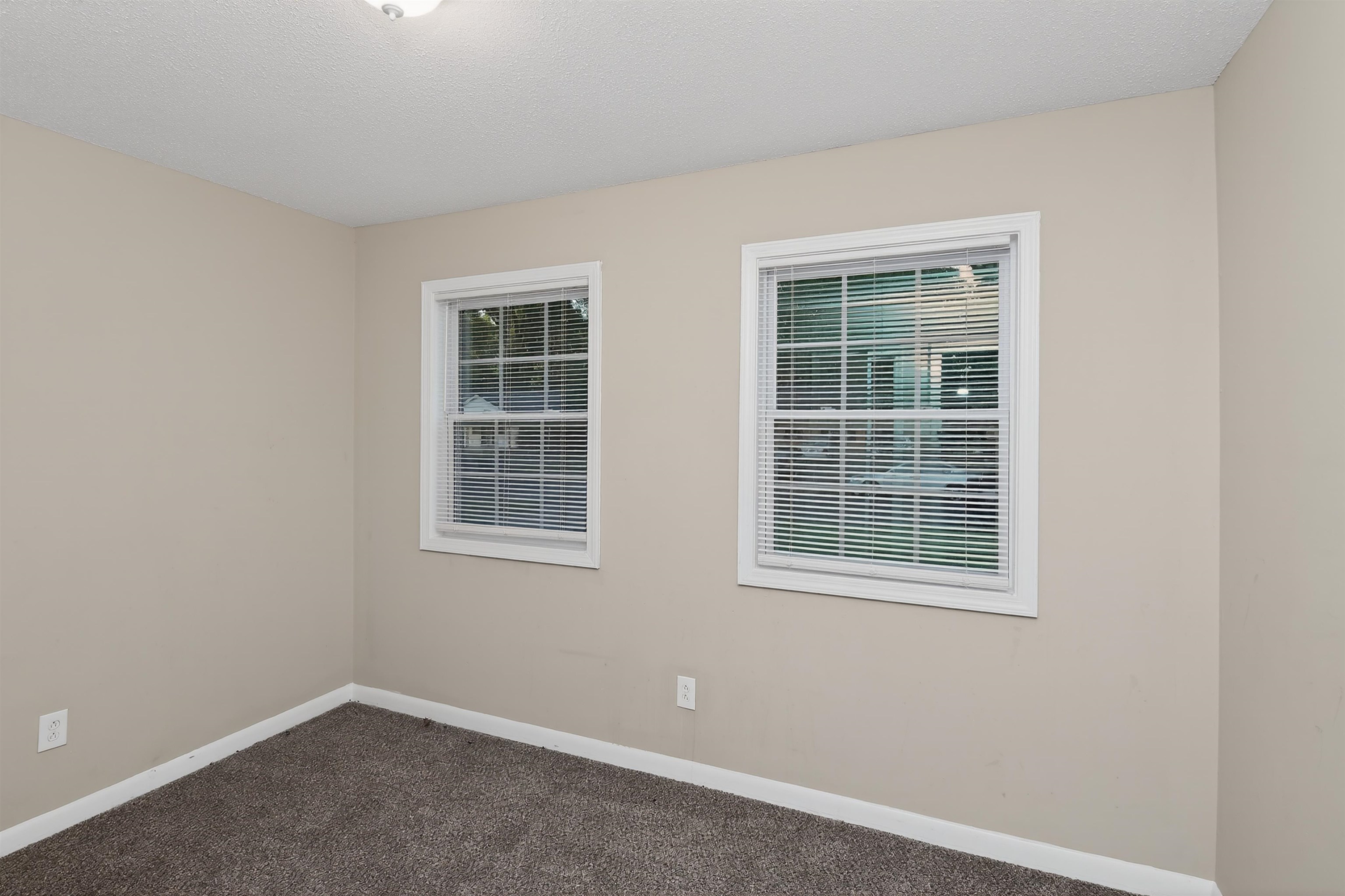 2911 Claudette Rd Property Photo 27