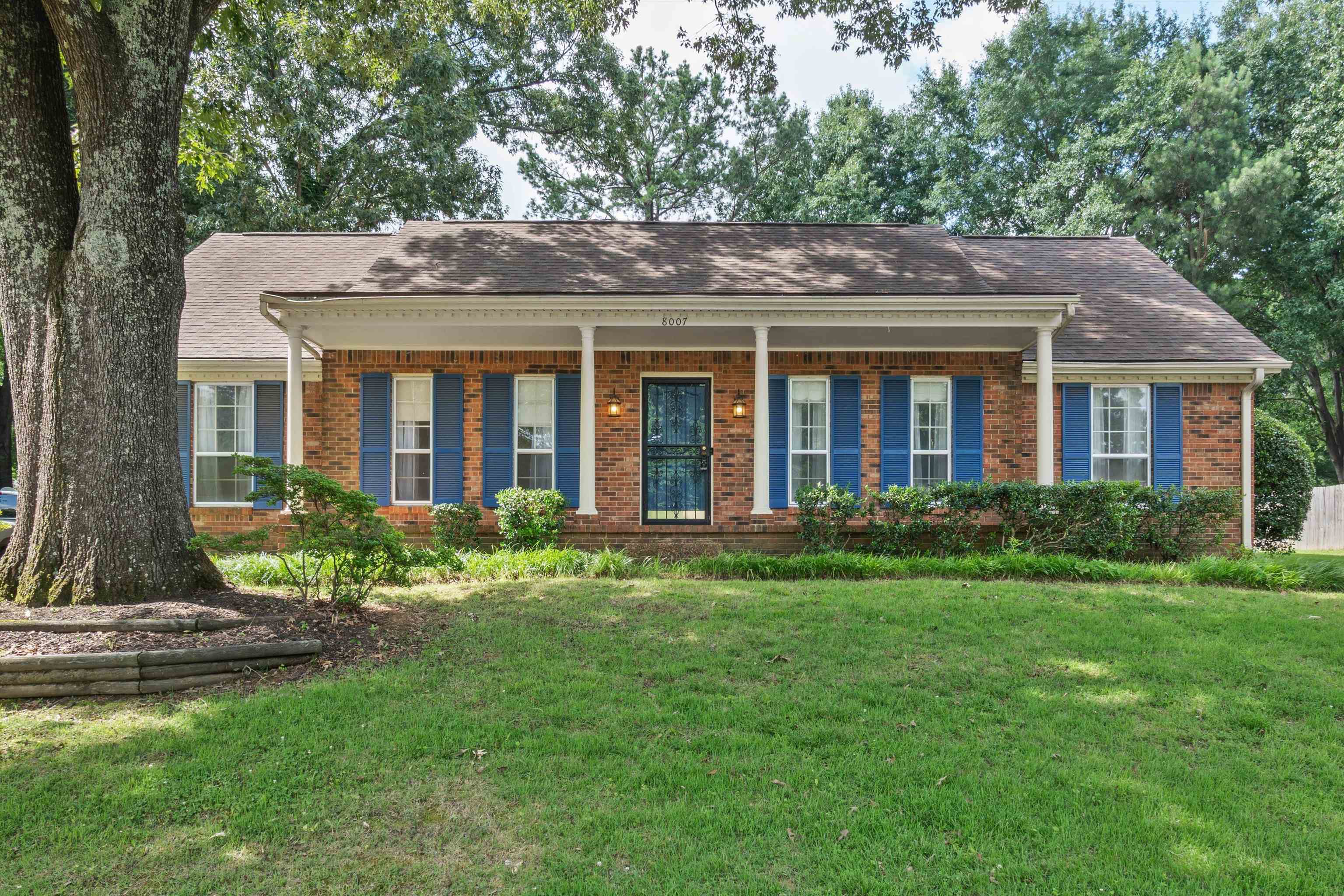 8007 STEVEN FRANKLIN DR Property Photo 1