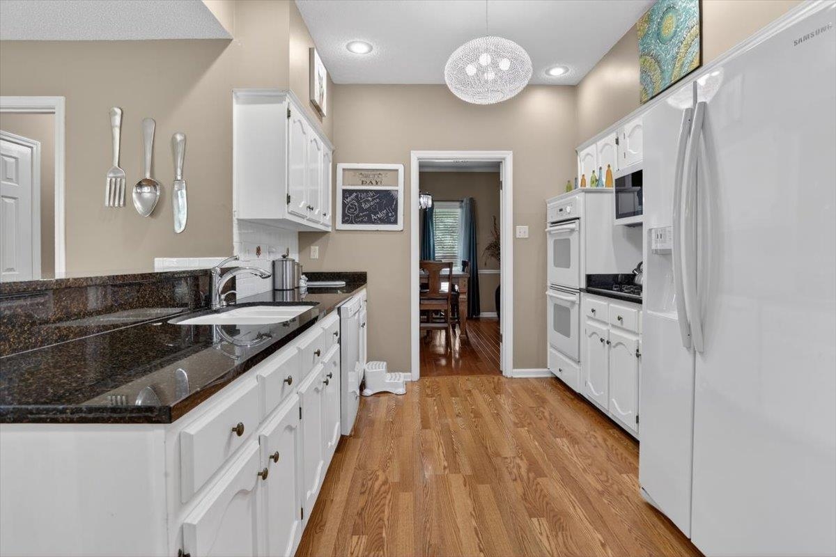 8280 Timber Oaks Cv Property Photo 6