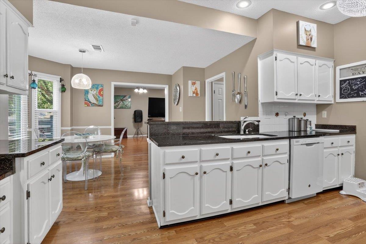 8280 Timber Oaks Cv Property Photo 7