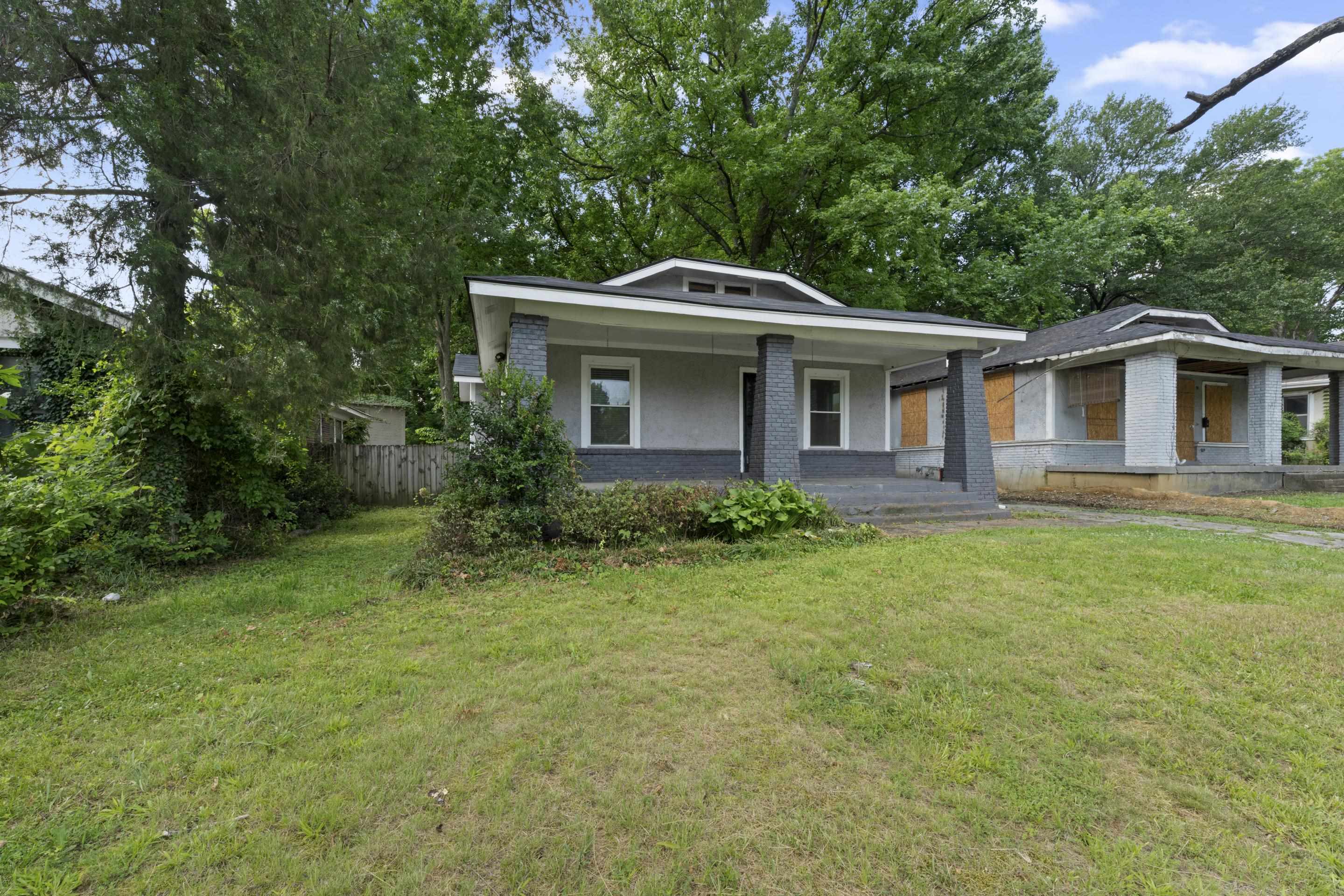 1489 Faxon Ave Property Photo 3