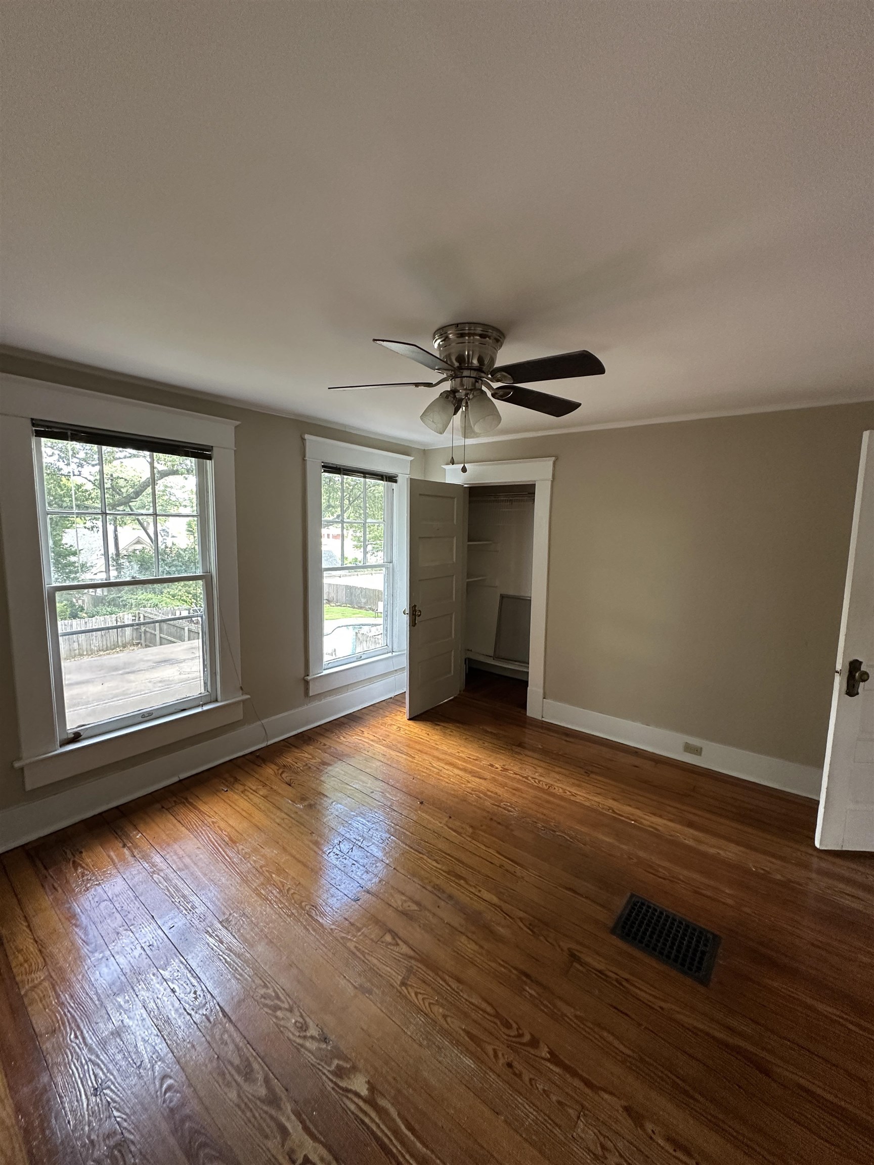 1884 Vinton Ave Property Photo 2