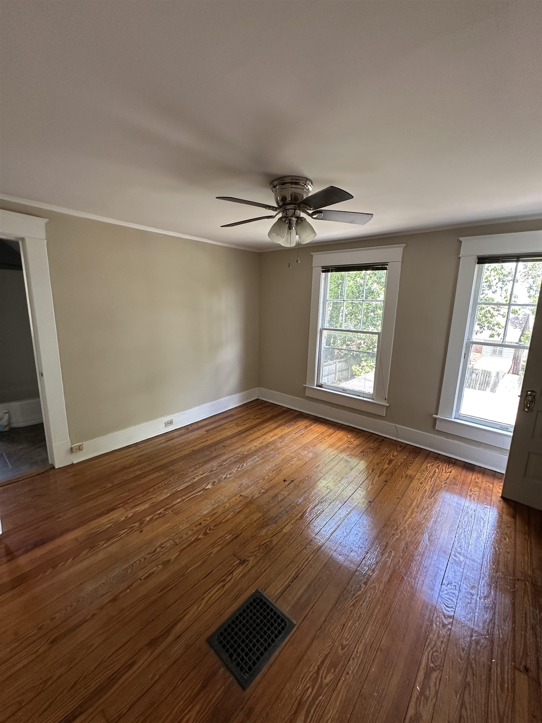 1884 Vinton Ave Property Photo 3