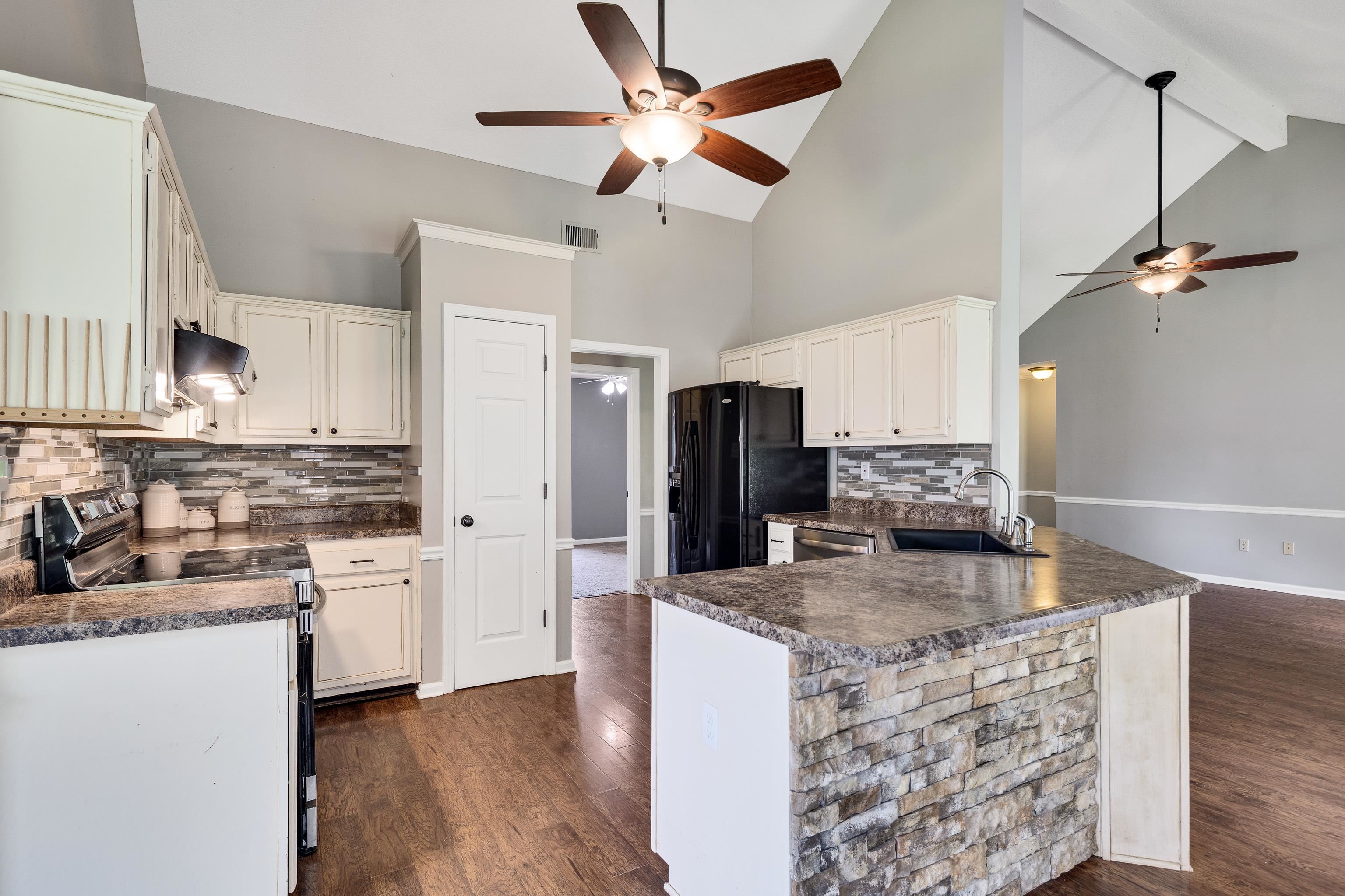 4166 Meadow Field Ln Property Photo 15