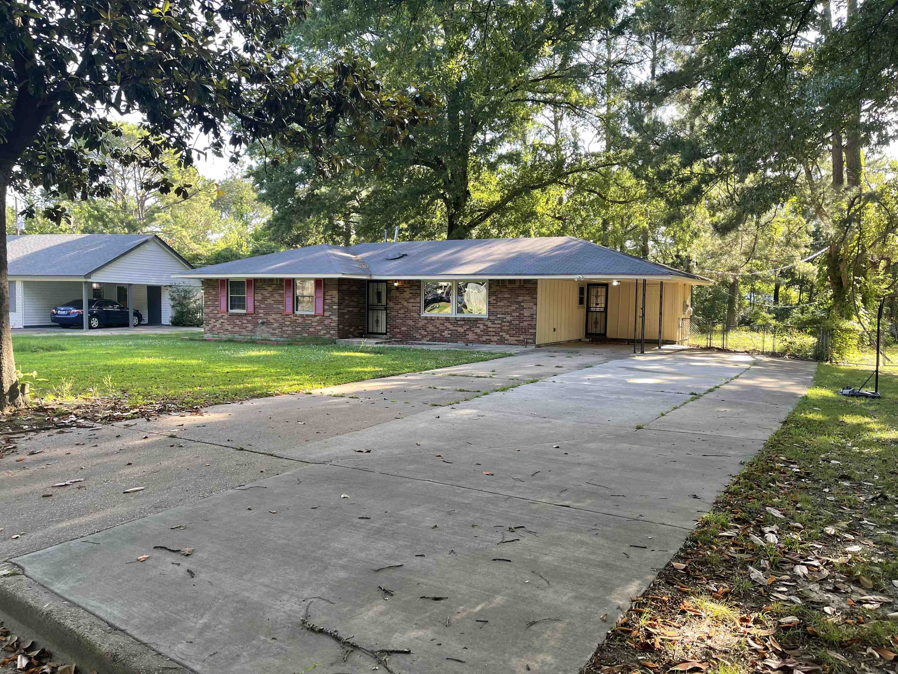 3643 W BIG BEND DR Property Photo 1
