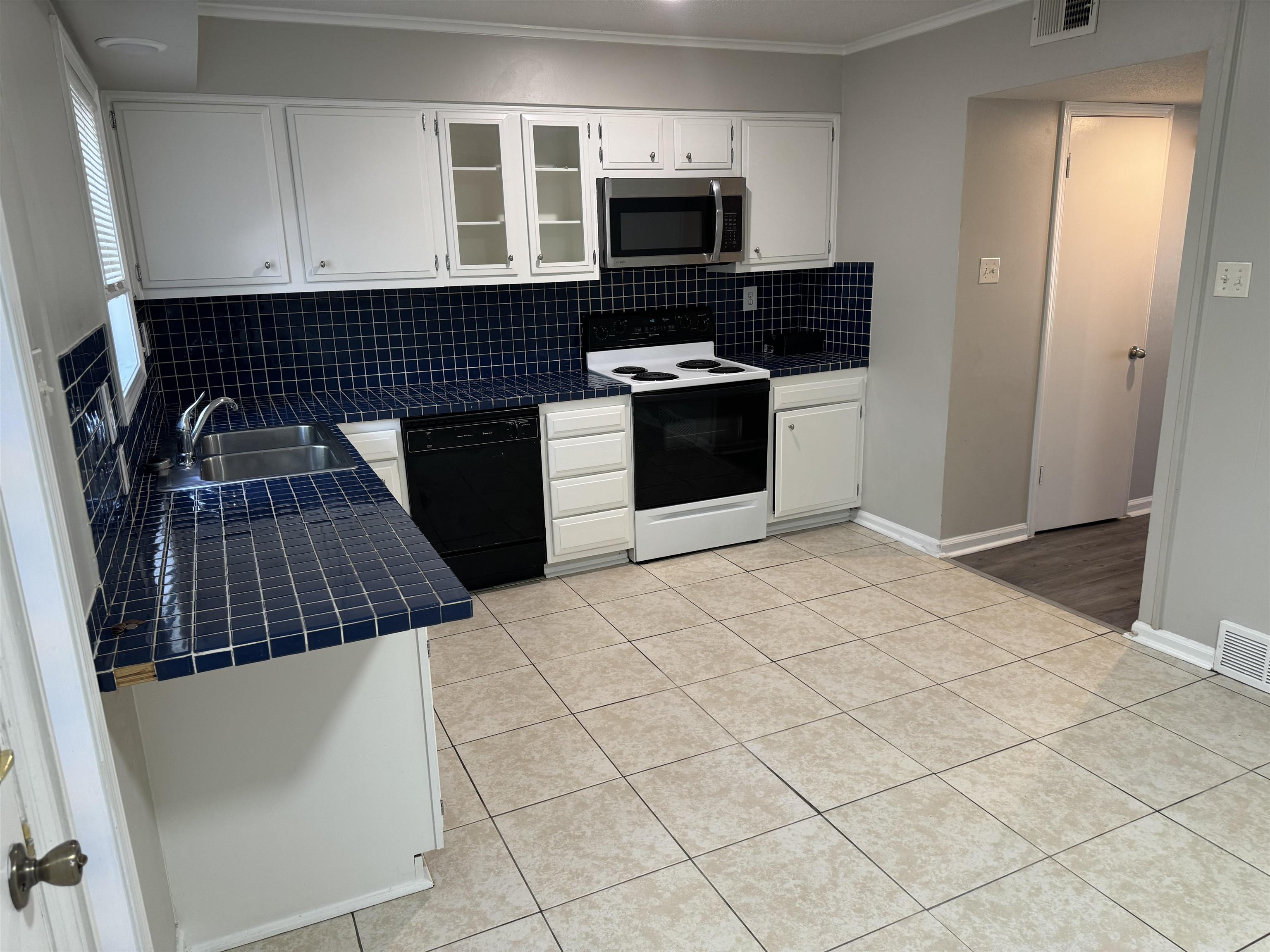 5659 Hinton Pl Property Photo 25