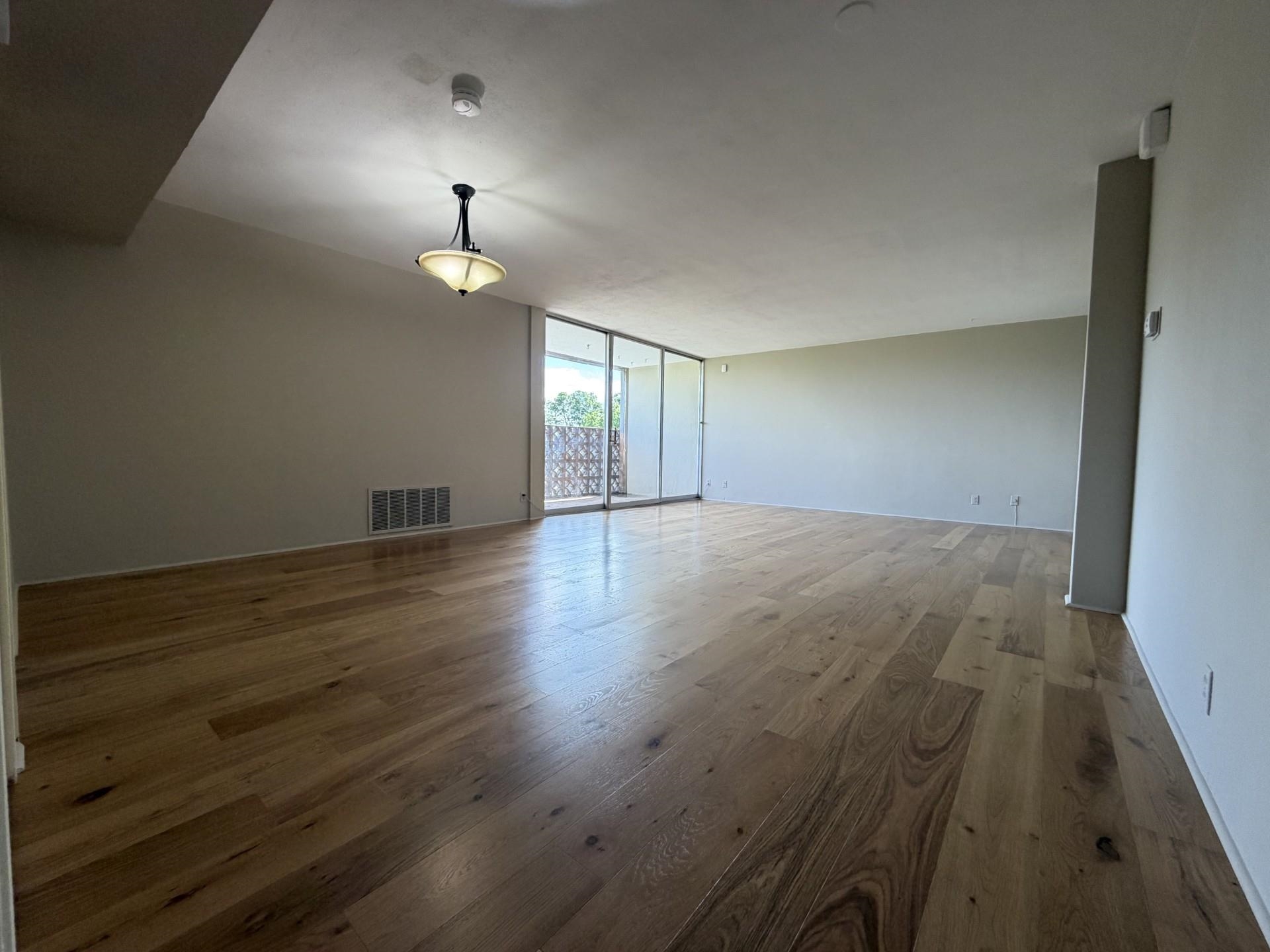 2277 Union Ave 611 Property Photo 6