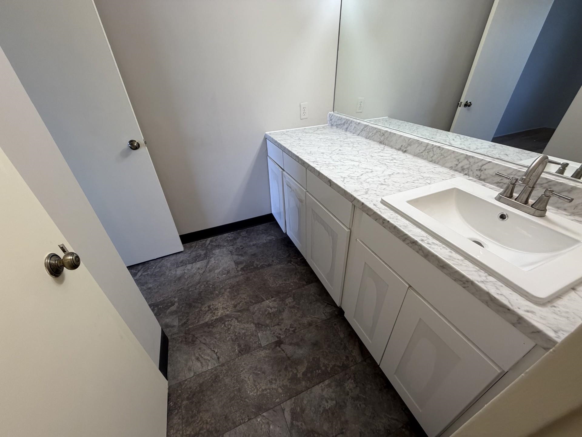 2277 Union Ave 611 Property Photo 19