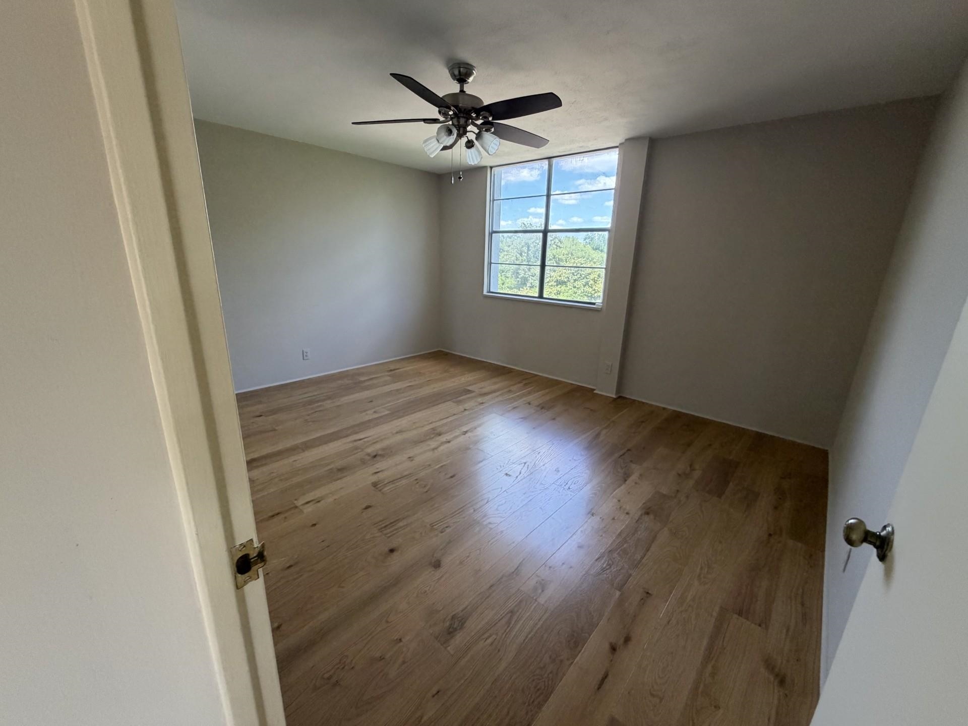 2277 Union Ave 611 Property Photo 23