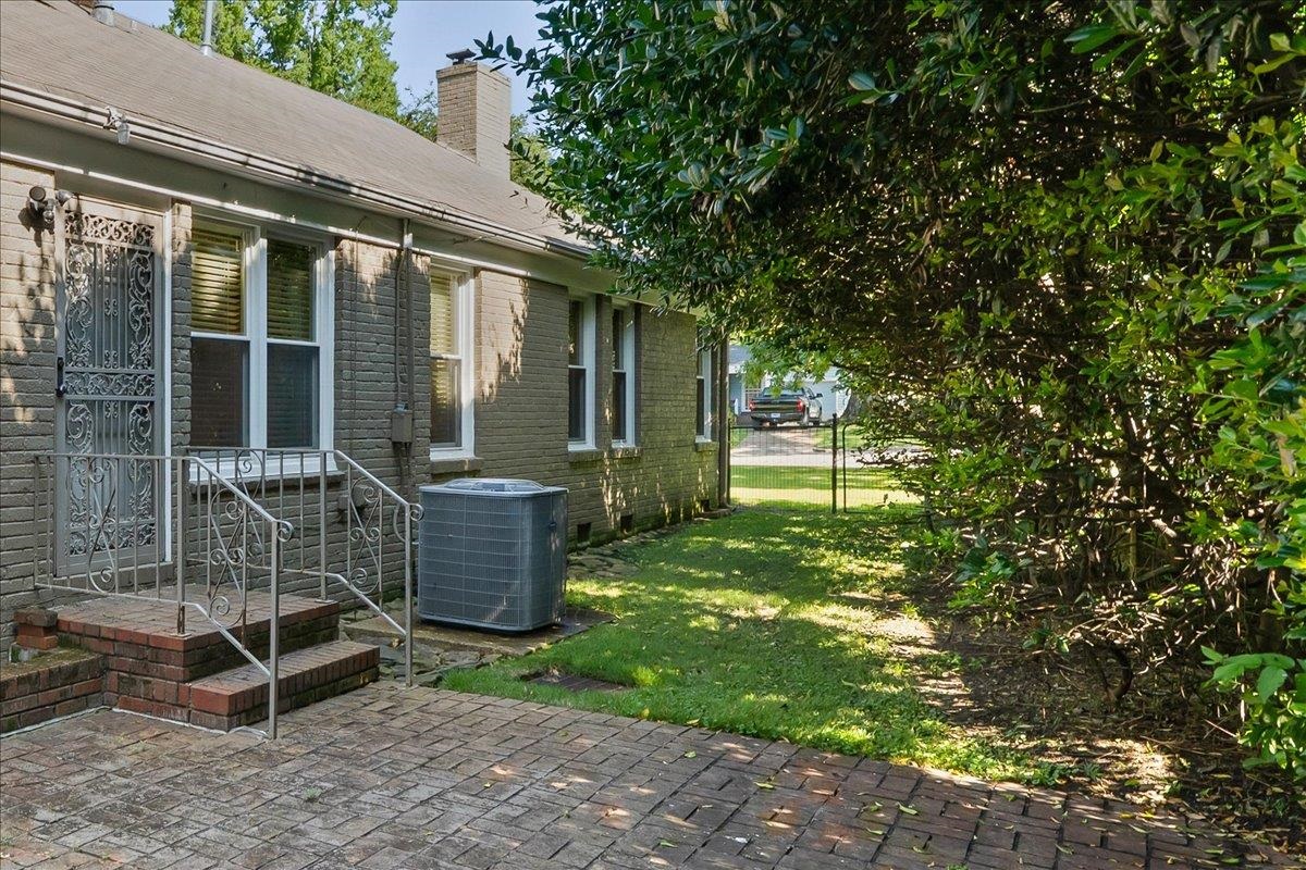 410 Holmes Cir Property Photo 31