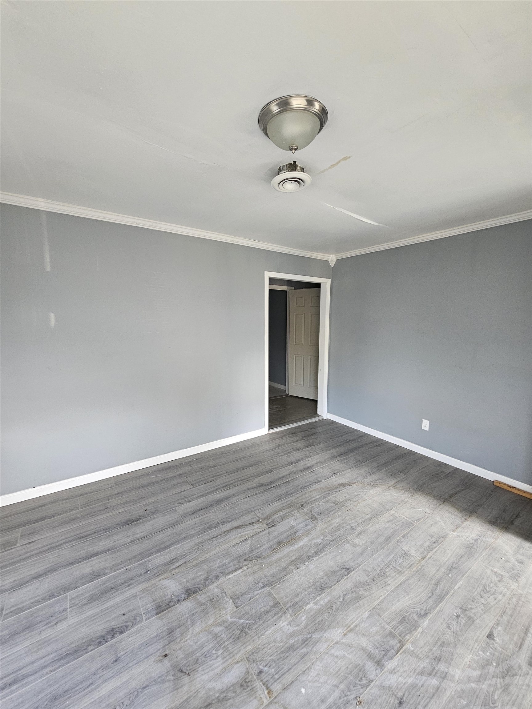 2059 Swift St Property Photo 3