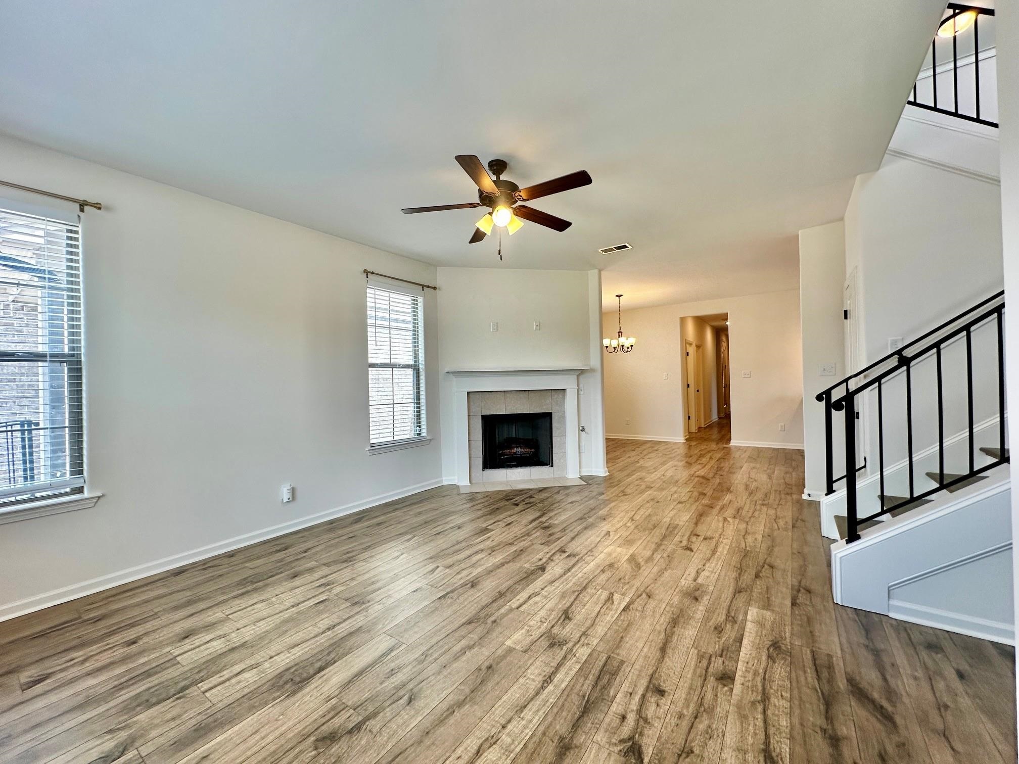 10131 Sterling Ridge Dr Property Photo 3