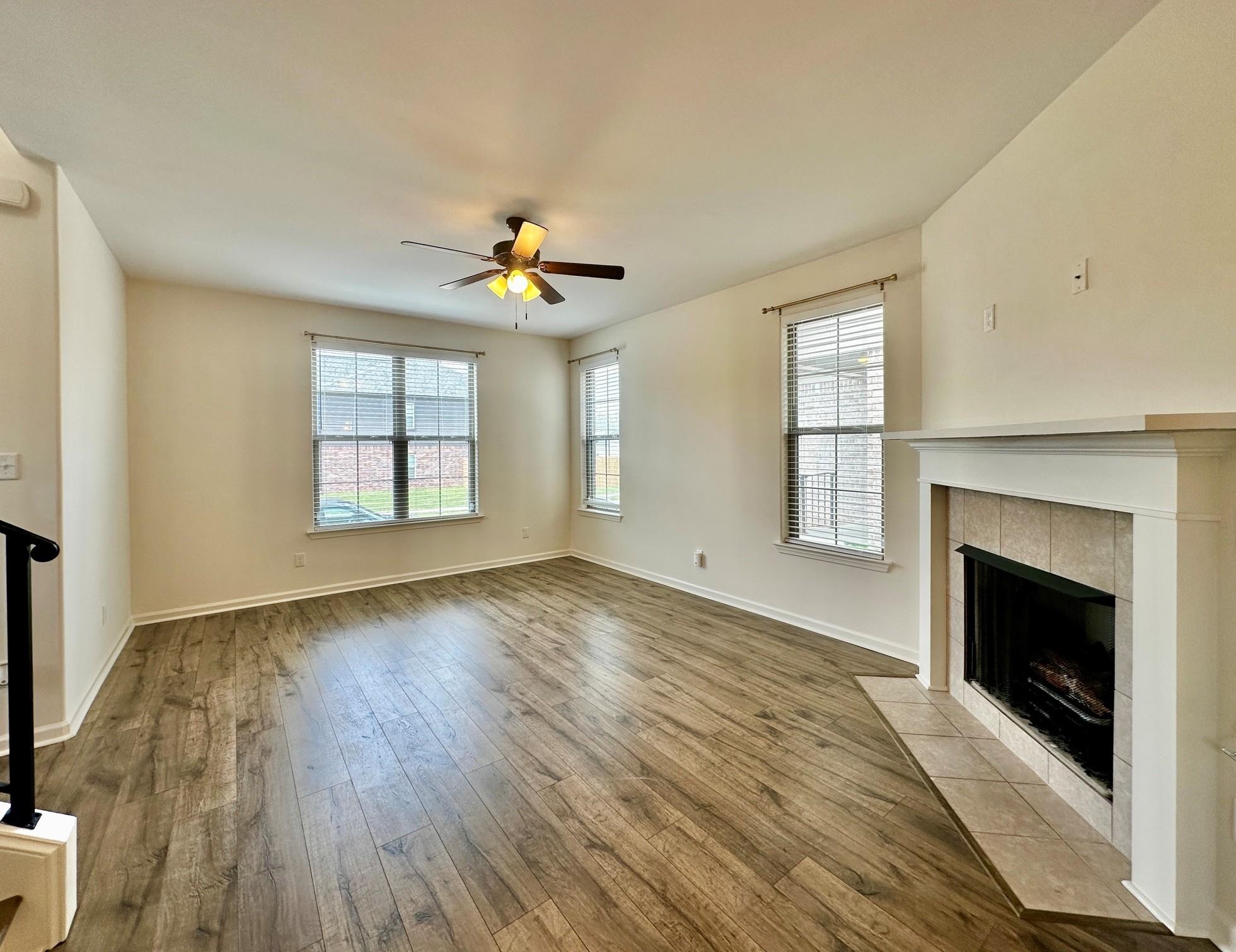 10131 Sterling Ridge Dr Property Photo 5