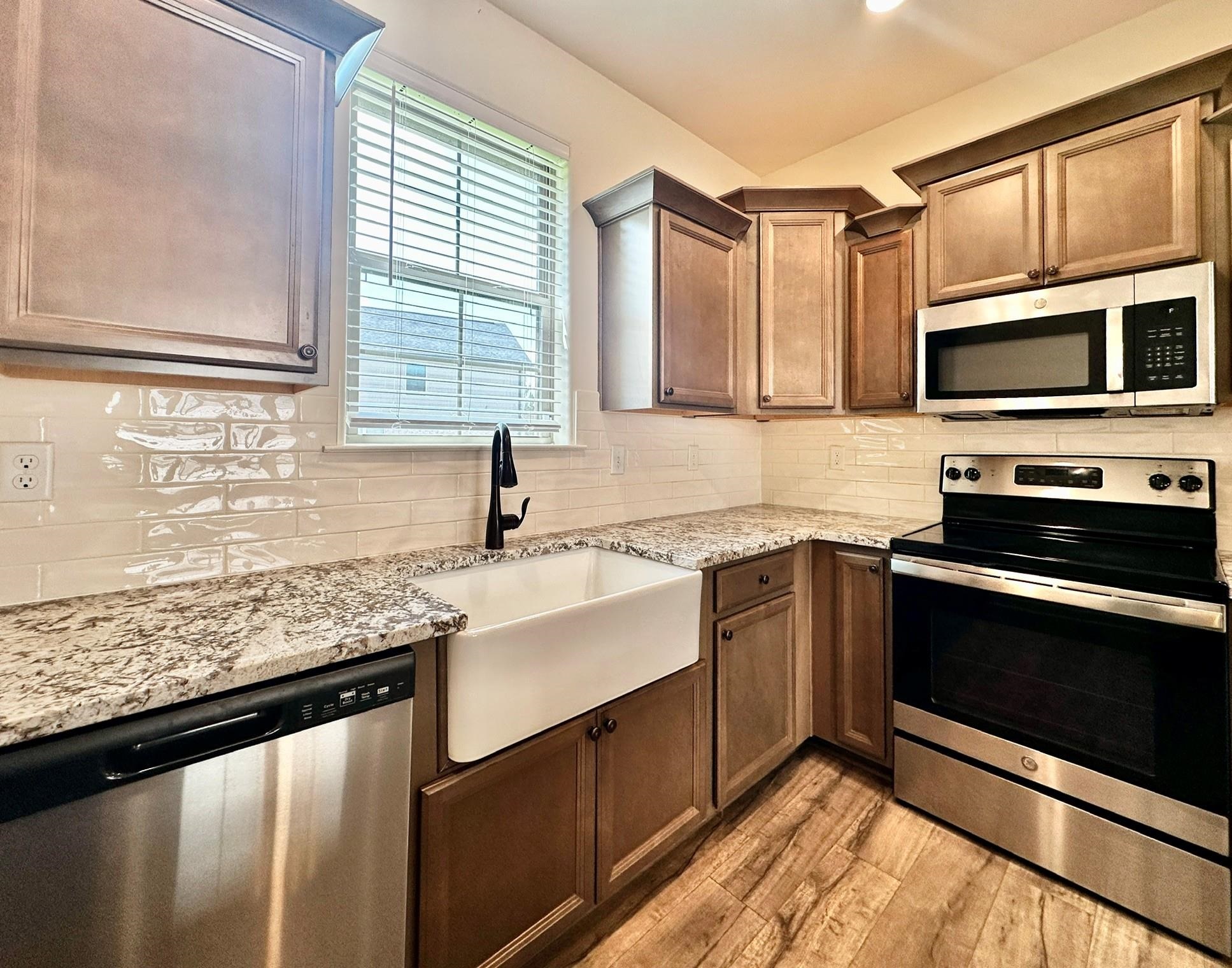10131 Sterling Ridge Dr Property Photo 6
