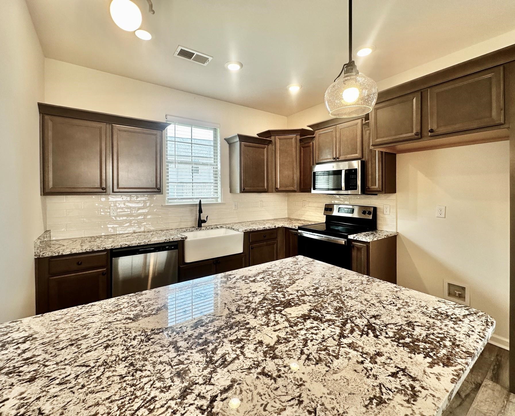 10131 Sterling Ridge Dr Property Photo 7