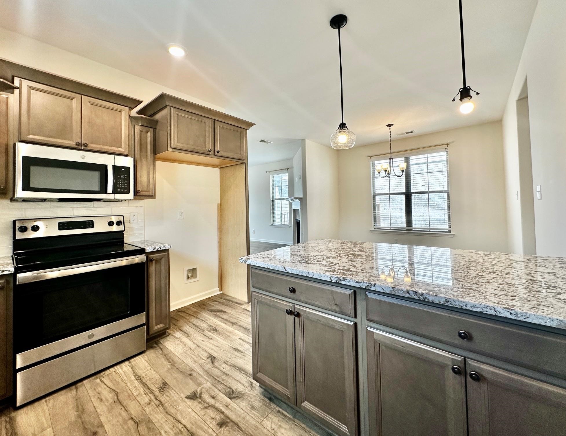 10131 Sterling Ridge Dr Property Photo 9