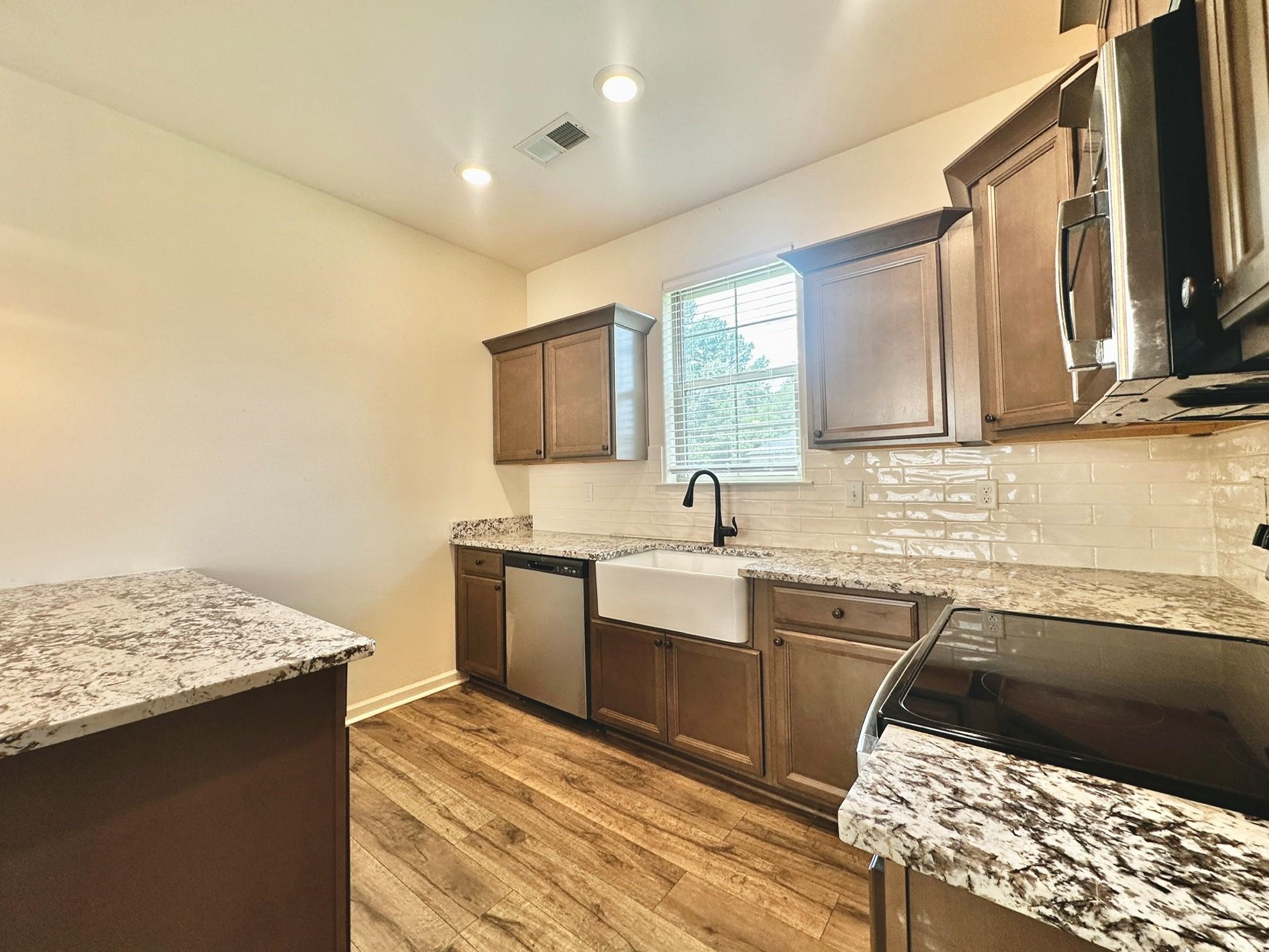 10131 Sterling Ridge Dr Property Photo 10