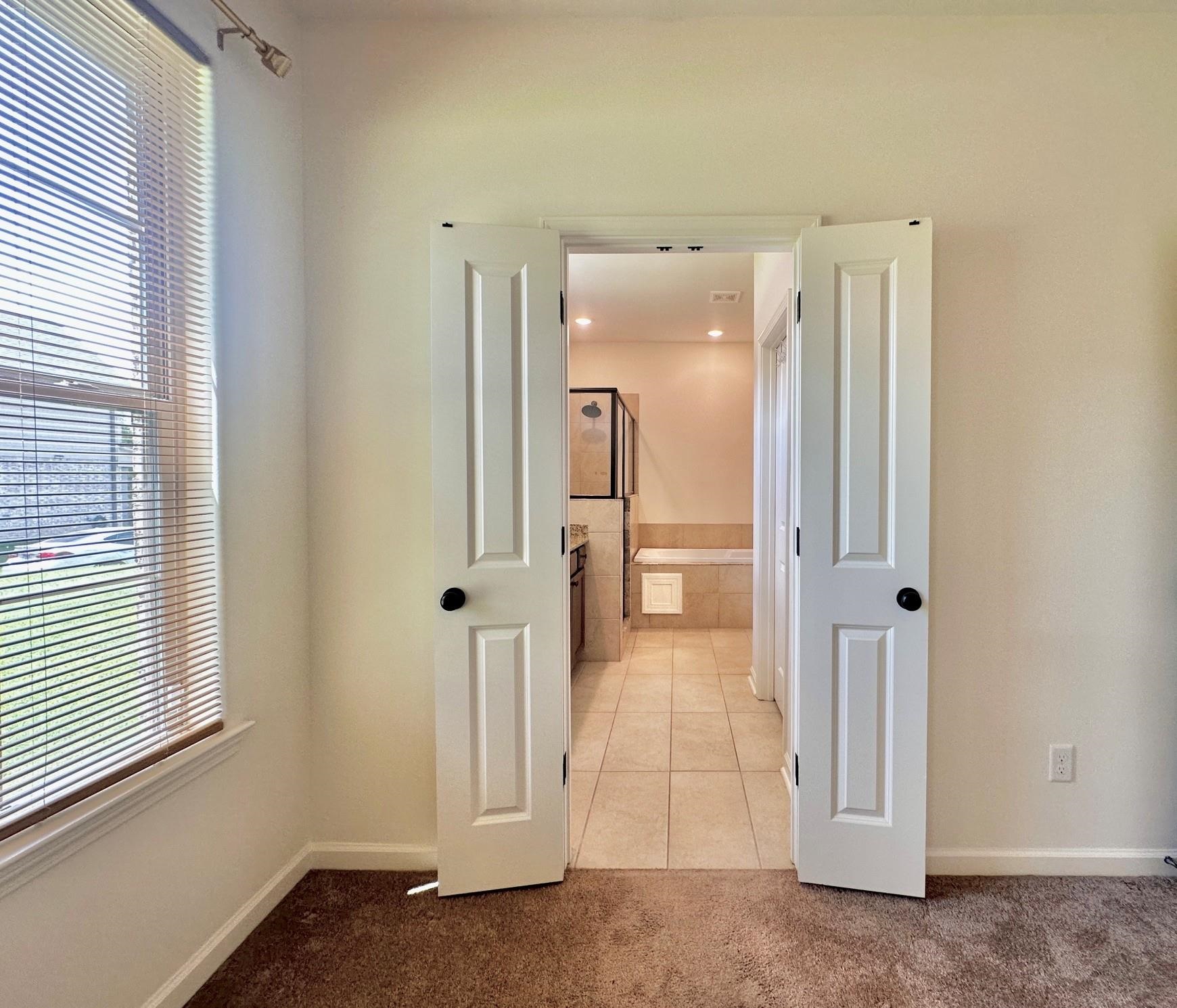 10131 Sterling Ridge Dr Property Photo 14