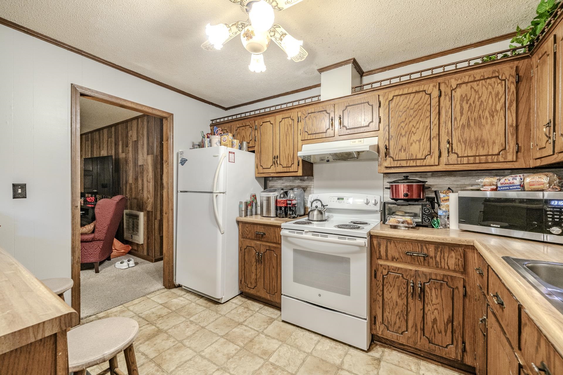 1172 Brooks Rd Property Photo 4