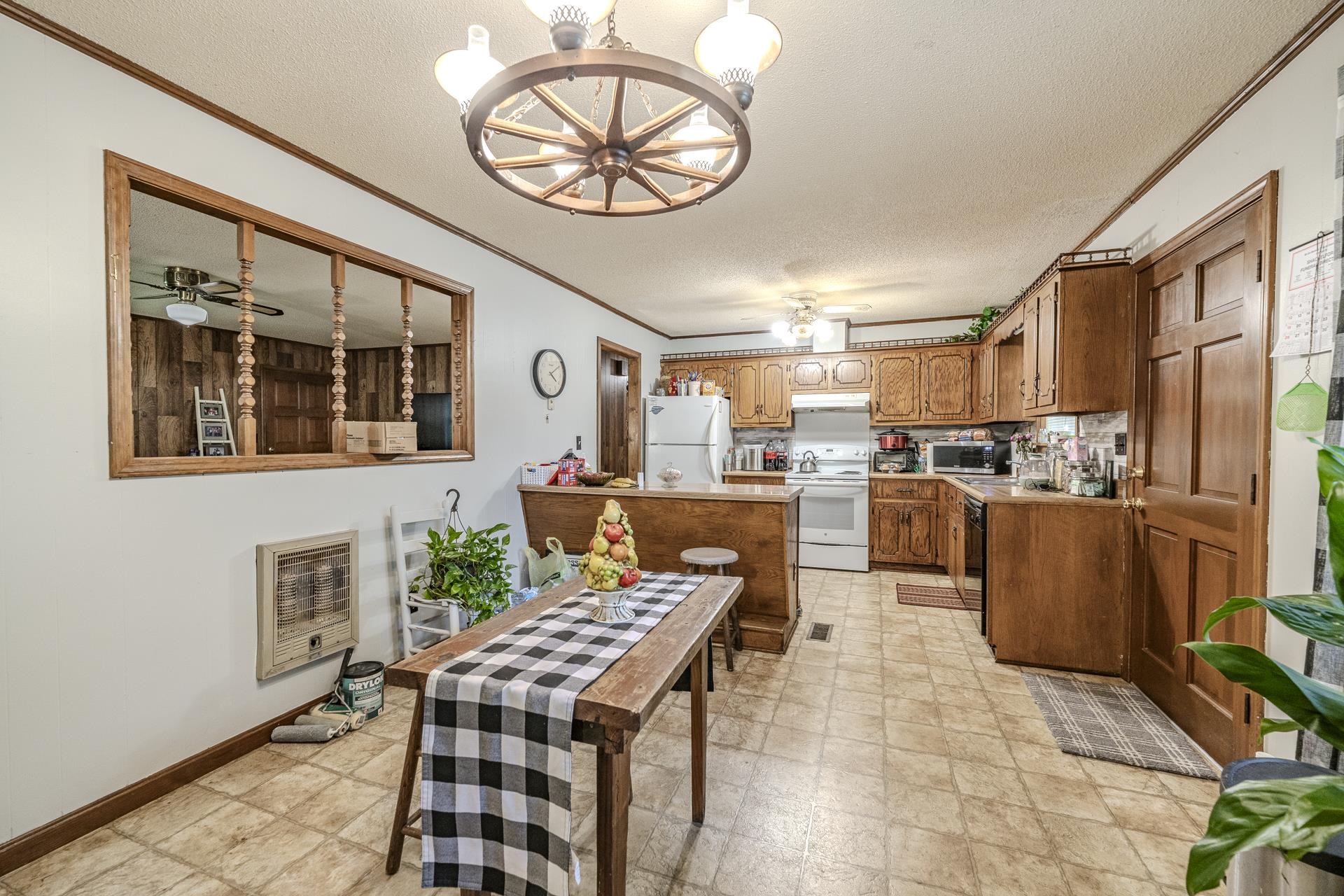 1172 Brooks Rd Property Photo 8