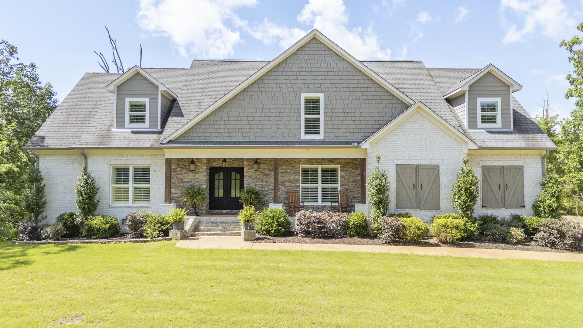 690 BLUE HERON PT Property Photo 1