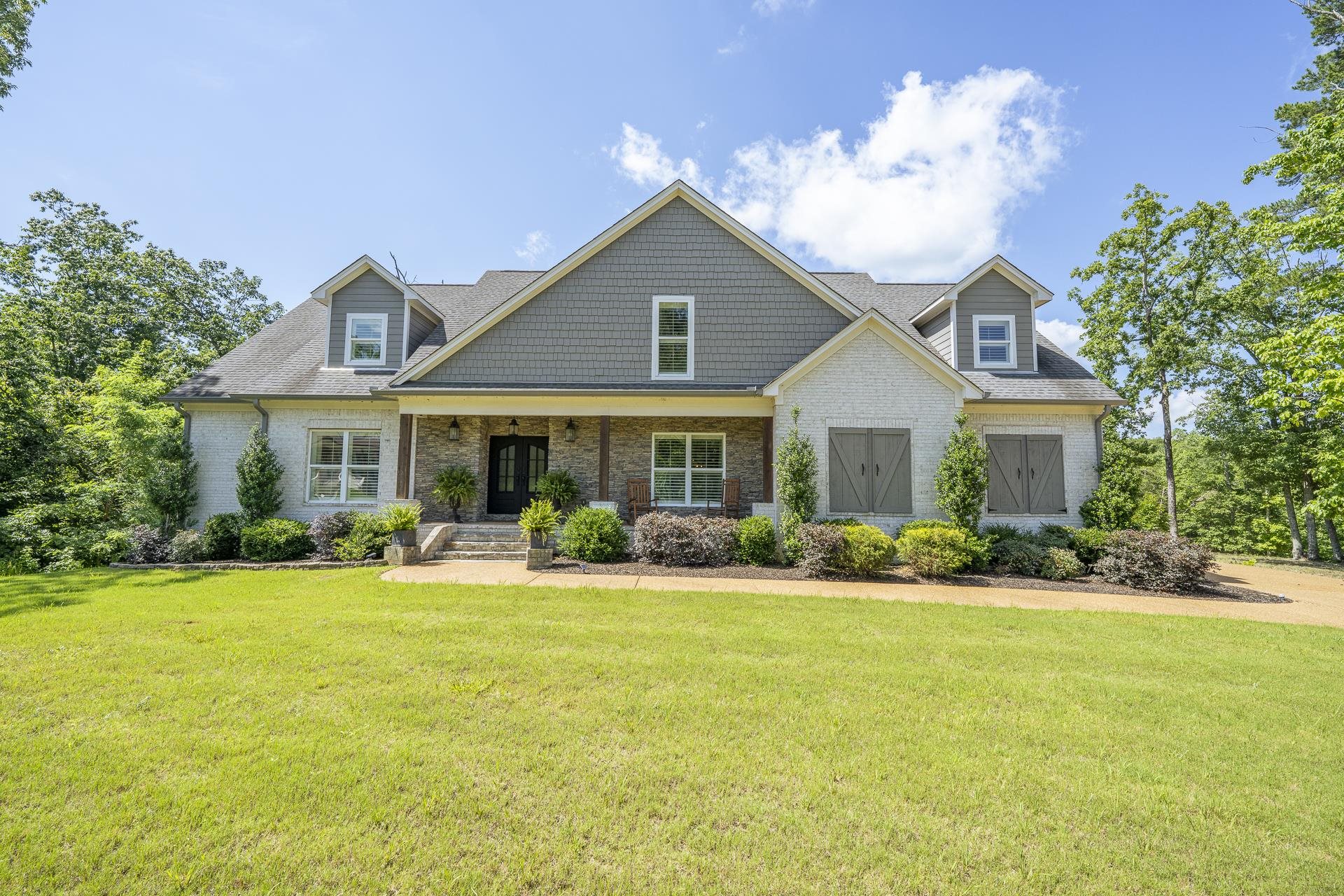 690 Blue Heron Pt Property Photo 3