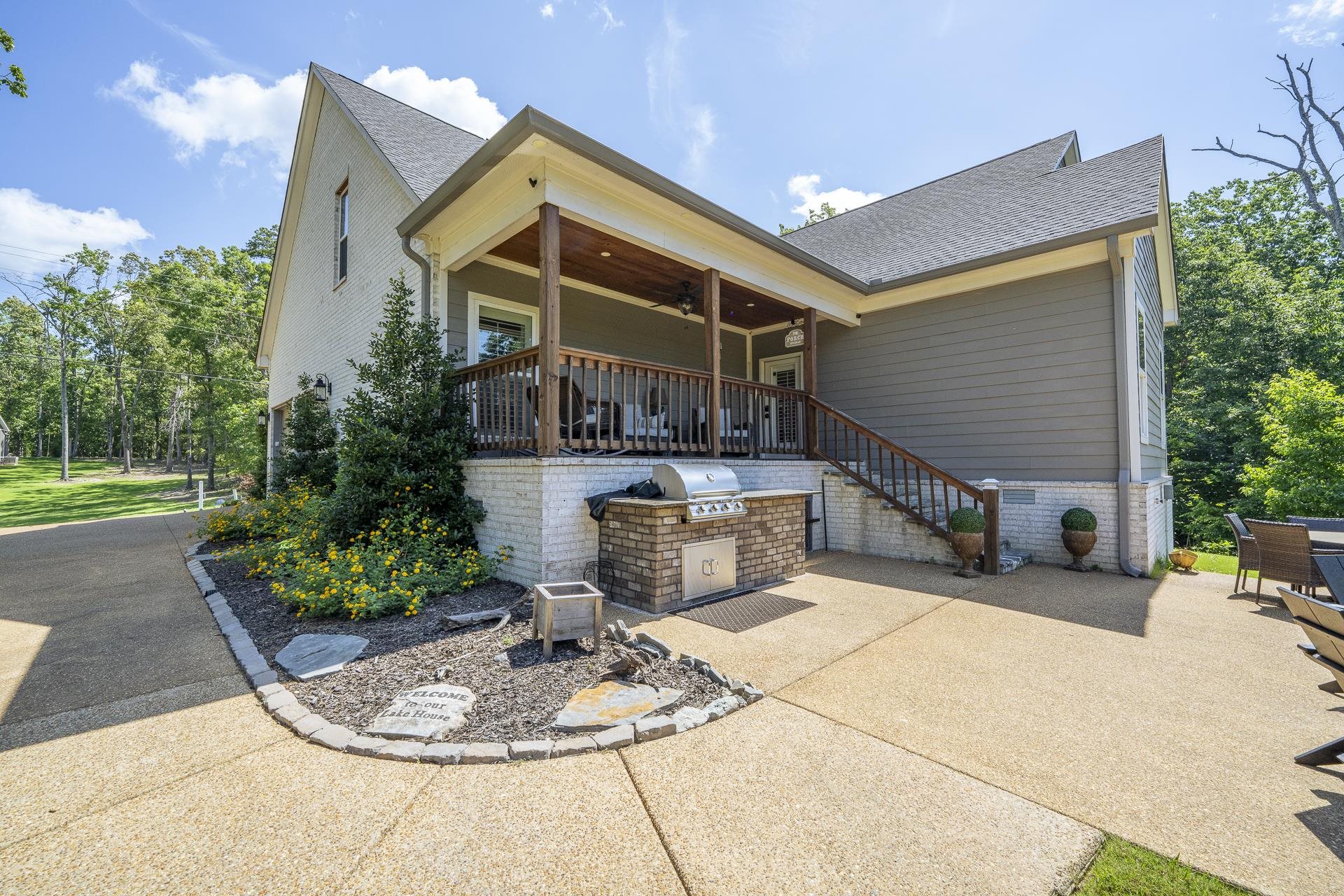 690 Blue Heron Pt Property Photo 35