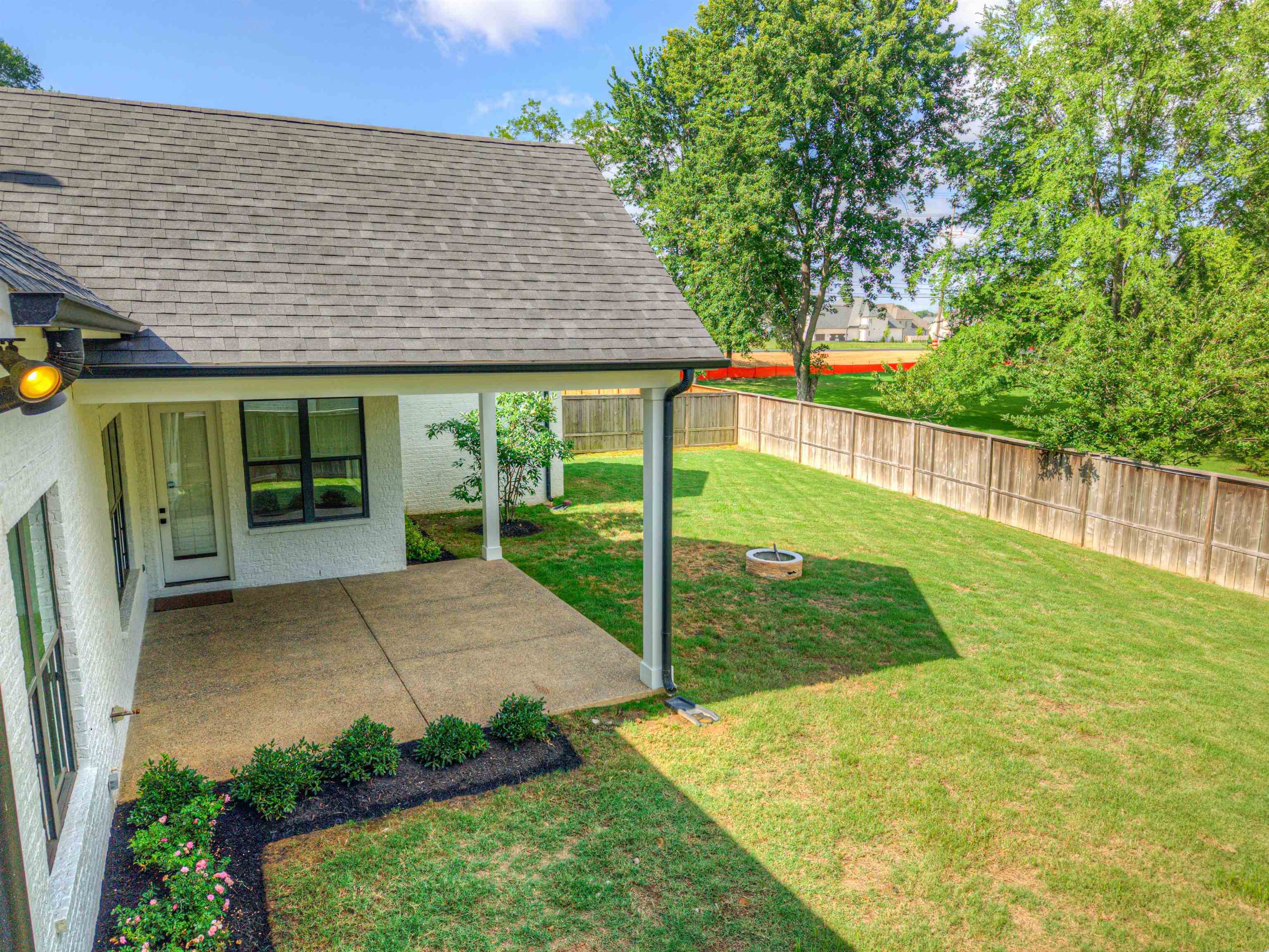 1283 Belfair Dr Property Photo 6
