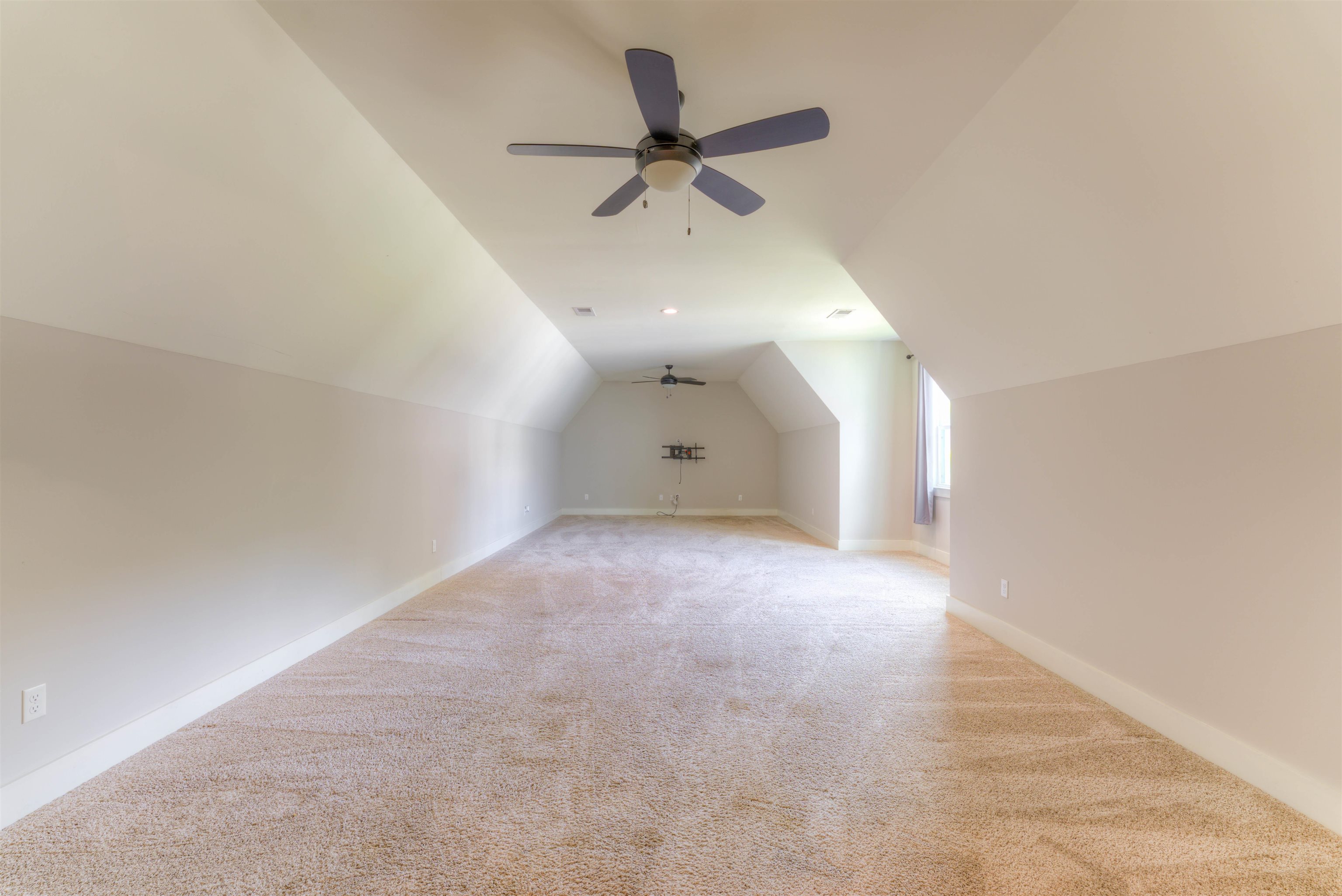 1283 Belfair Dr Property Photo 32