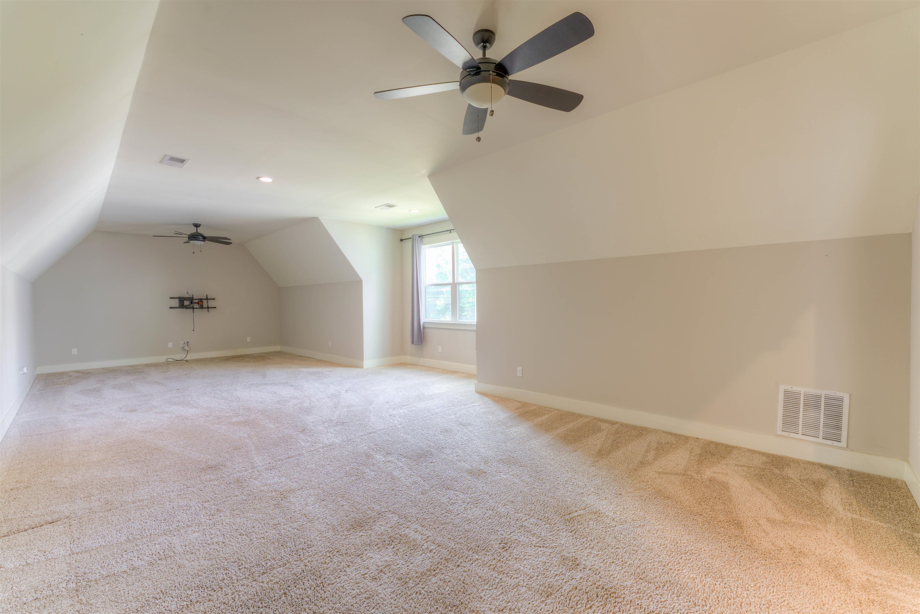 1283 Belfair Dr Property Photo 33